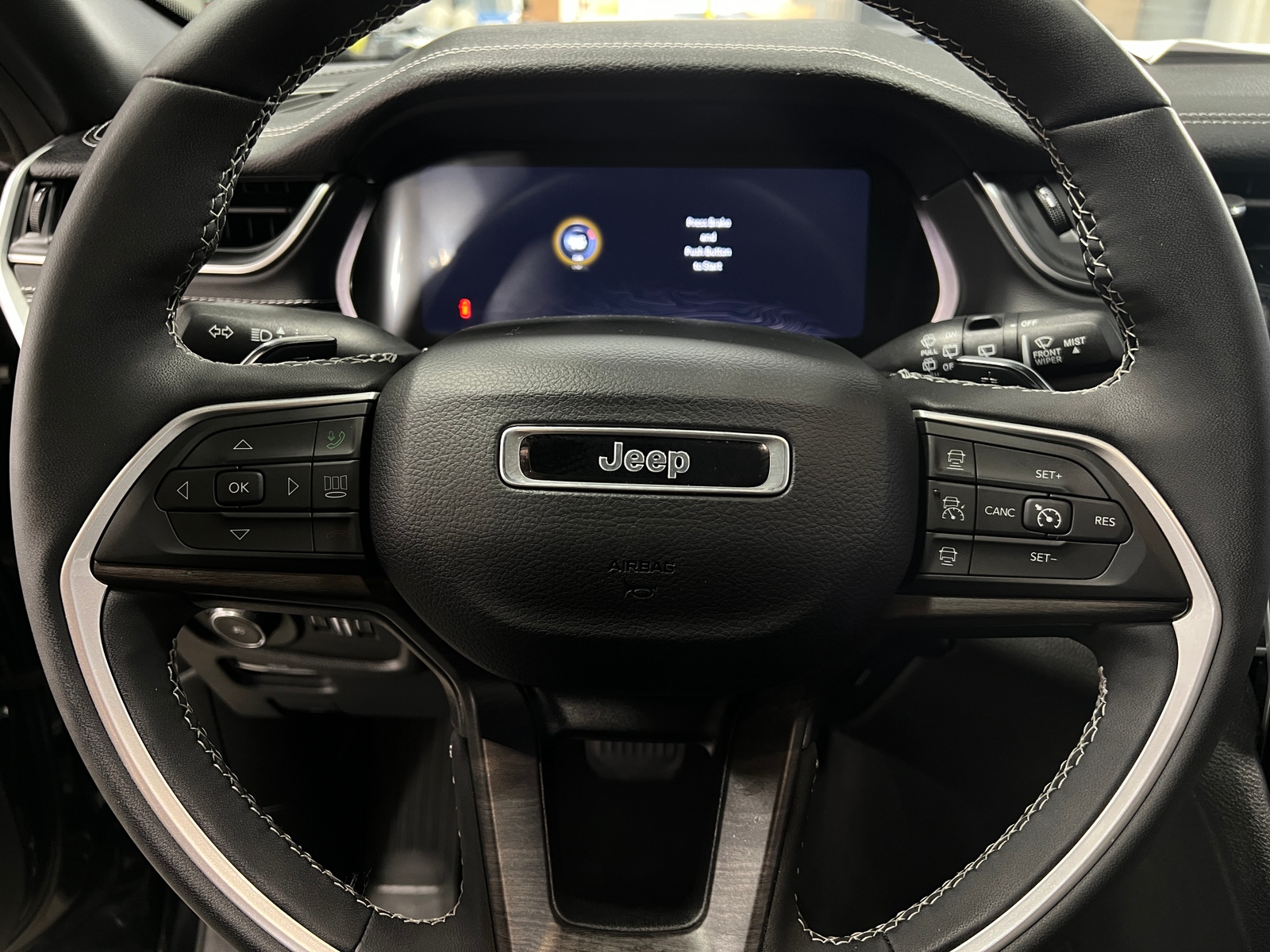 Thumbnail: 2024 Jeep Grand Cherokee - 4