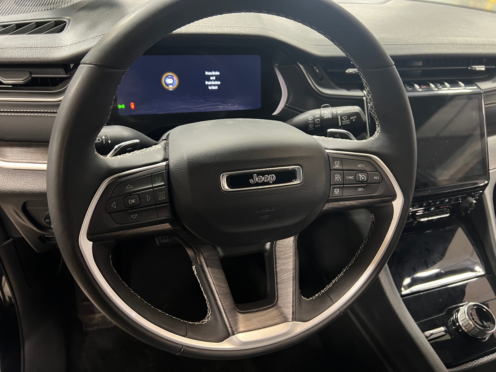 Thumbnail: 2024 Jeep Grand Cherokee L - 4