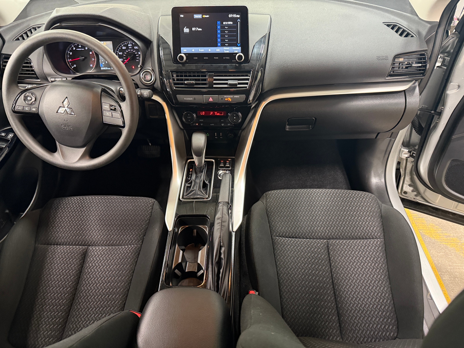 Thumbnail: 2024 Mitsubishi Eclipse Cross - 3
