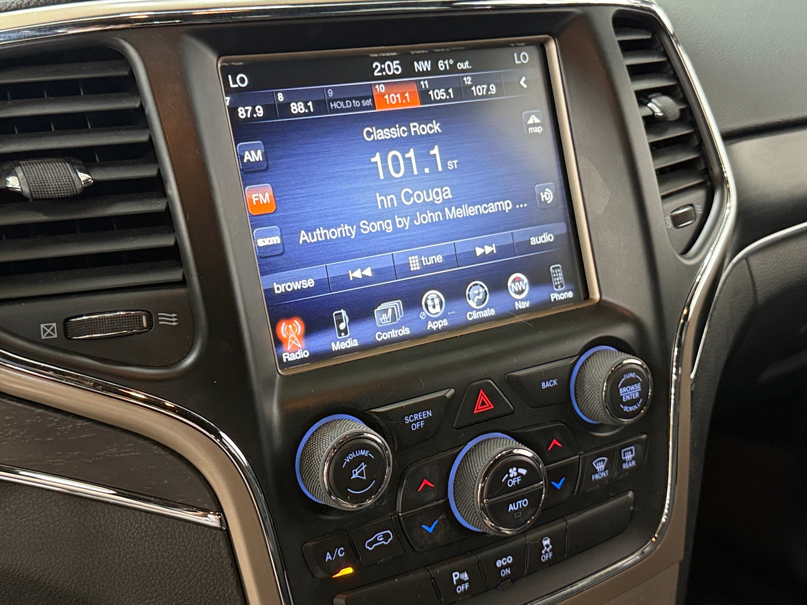 Thumbnail: 2014 Jeep Grand Cherokee - 3