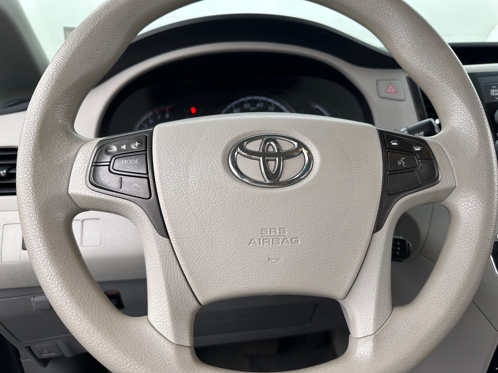 Thumbnail: 2014 Toyota Sienna - 5