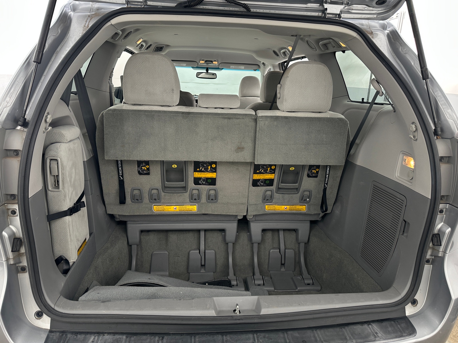 Thumbnail: 2014 Toyota Sienna - 7
