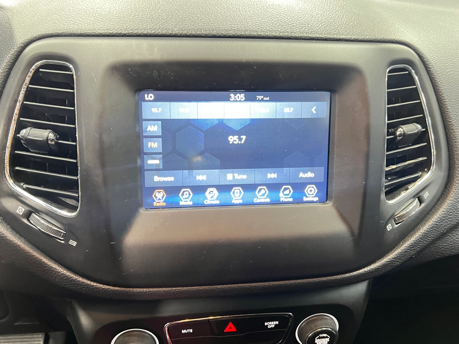 Thumbnail: 2018 Jeep Compass - 4