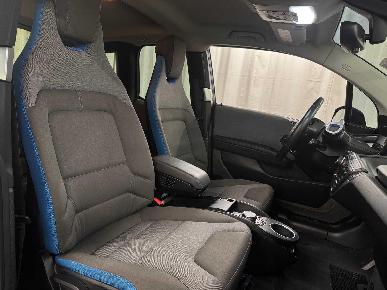 Thumbnail: 2019 BMW i3 - 2