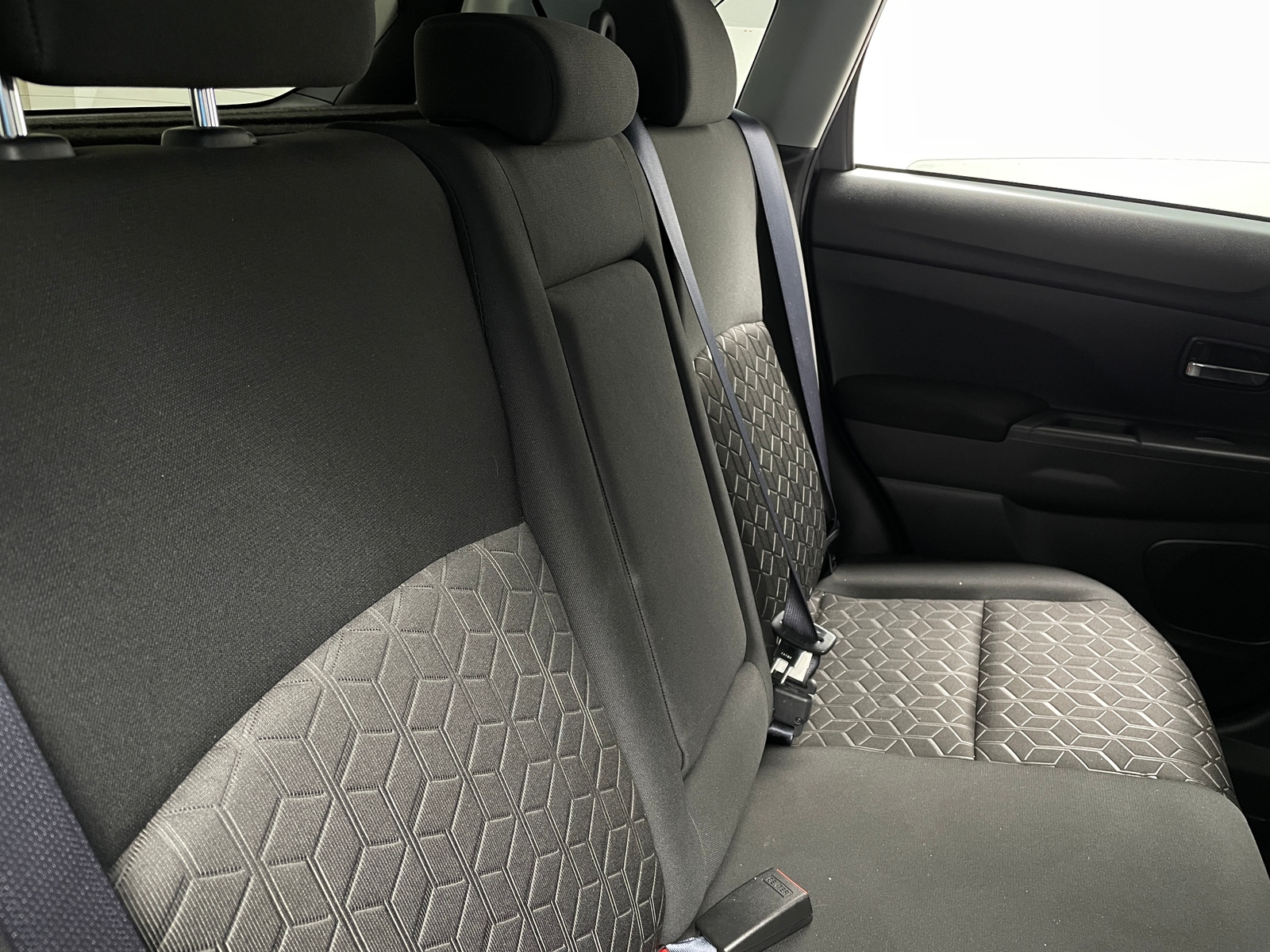 Thumbnail: 2024 Mitsubishi Outlander Sport - 6