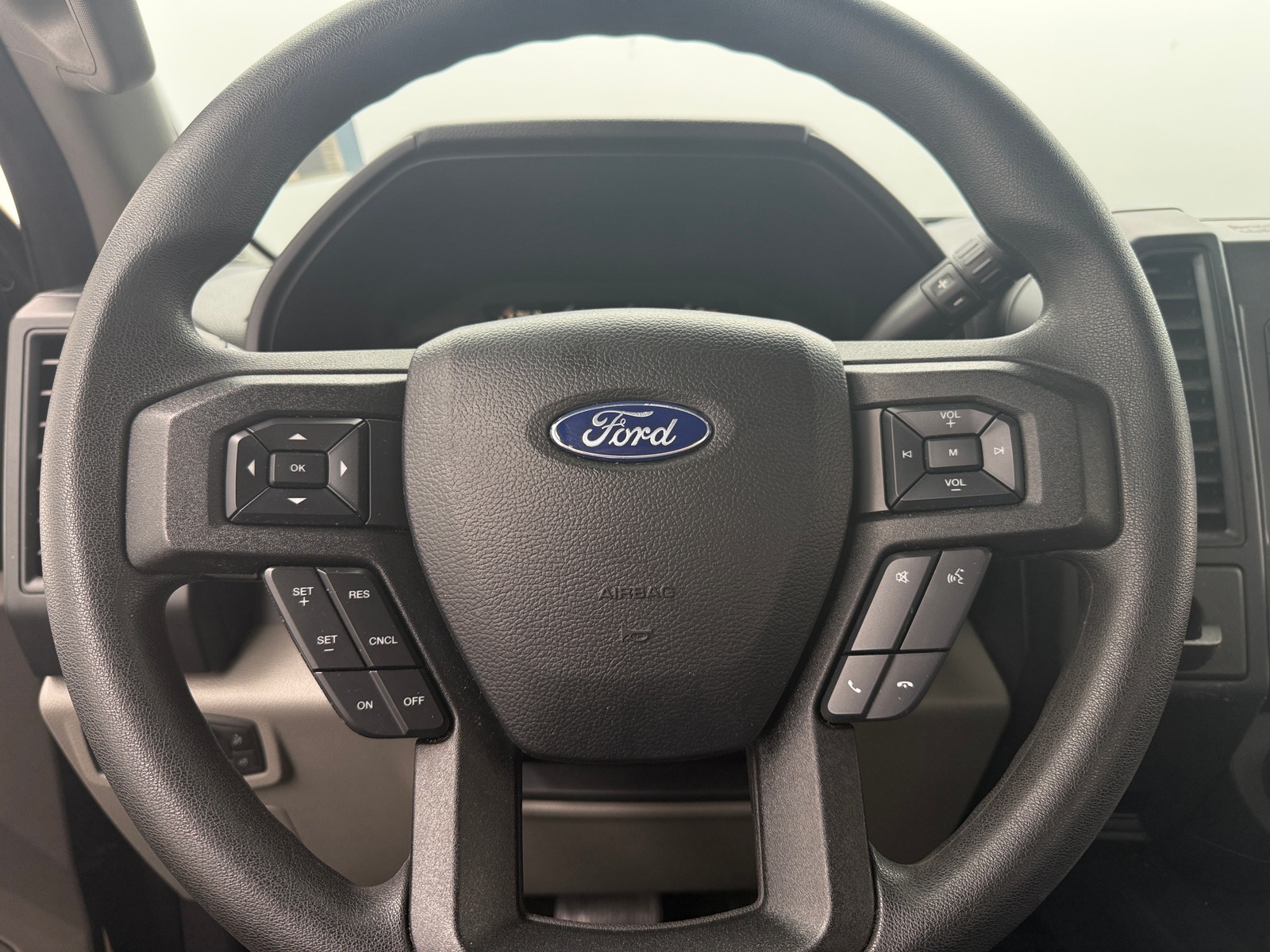 Thumbnail: 2018 Ford Econoline - 5