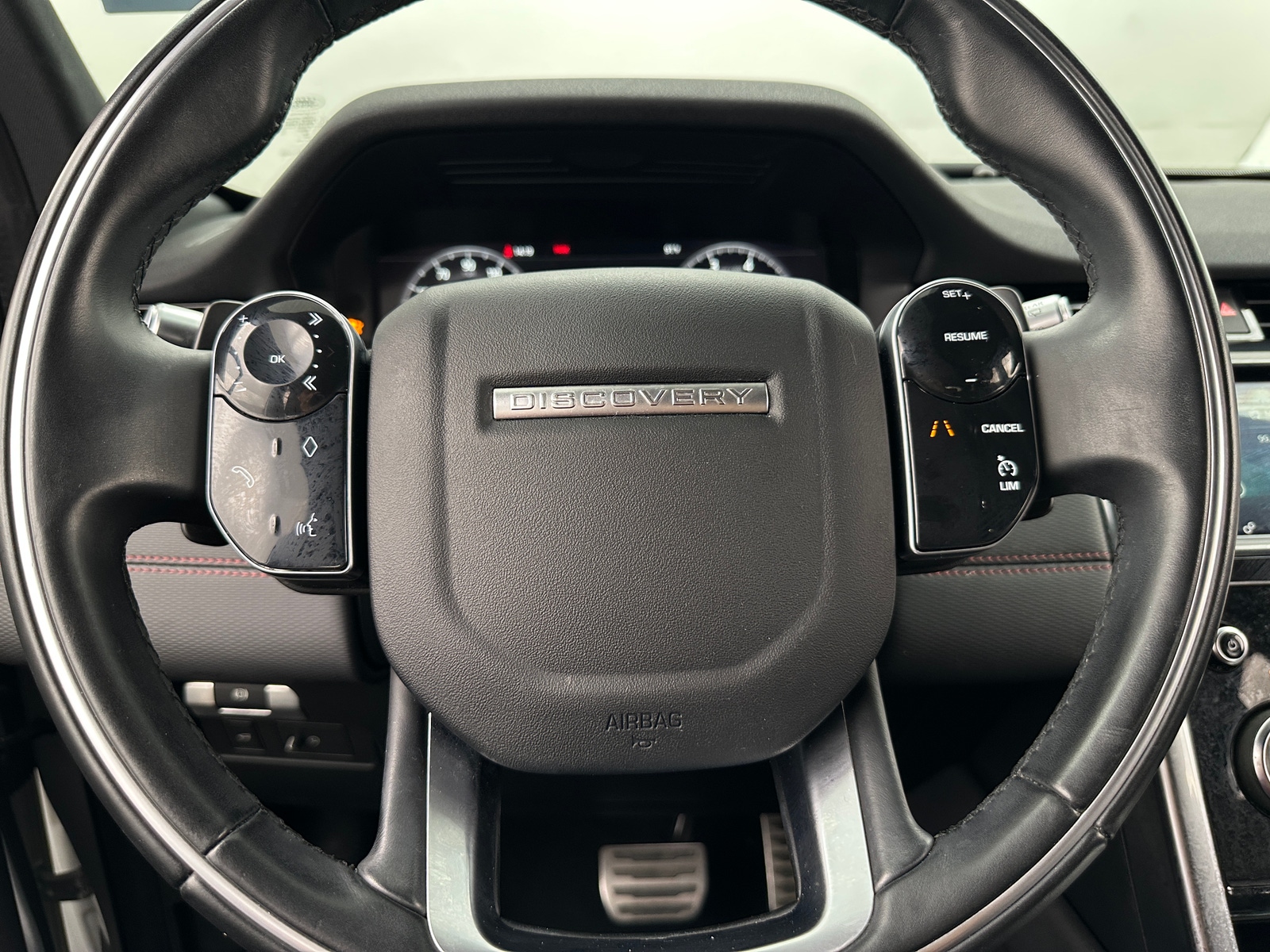 Thumbnail: 2020 Land Rover Discovery Sport - 5