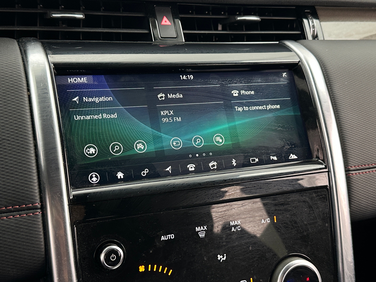 Thumbnail: 2020 Land Rover Discovery Sport - 4