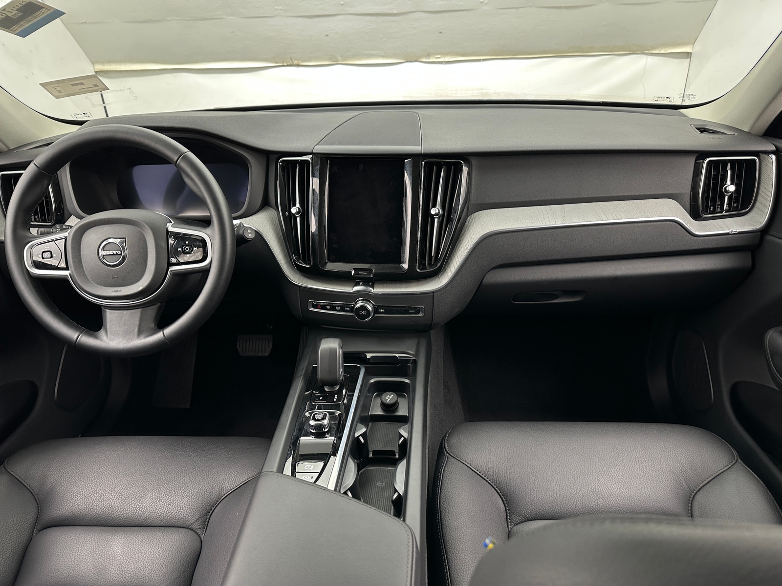 Thumbnail: 2025 Volvo XC60 - 2