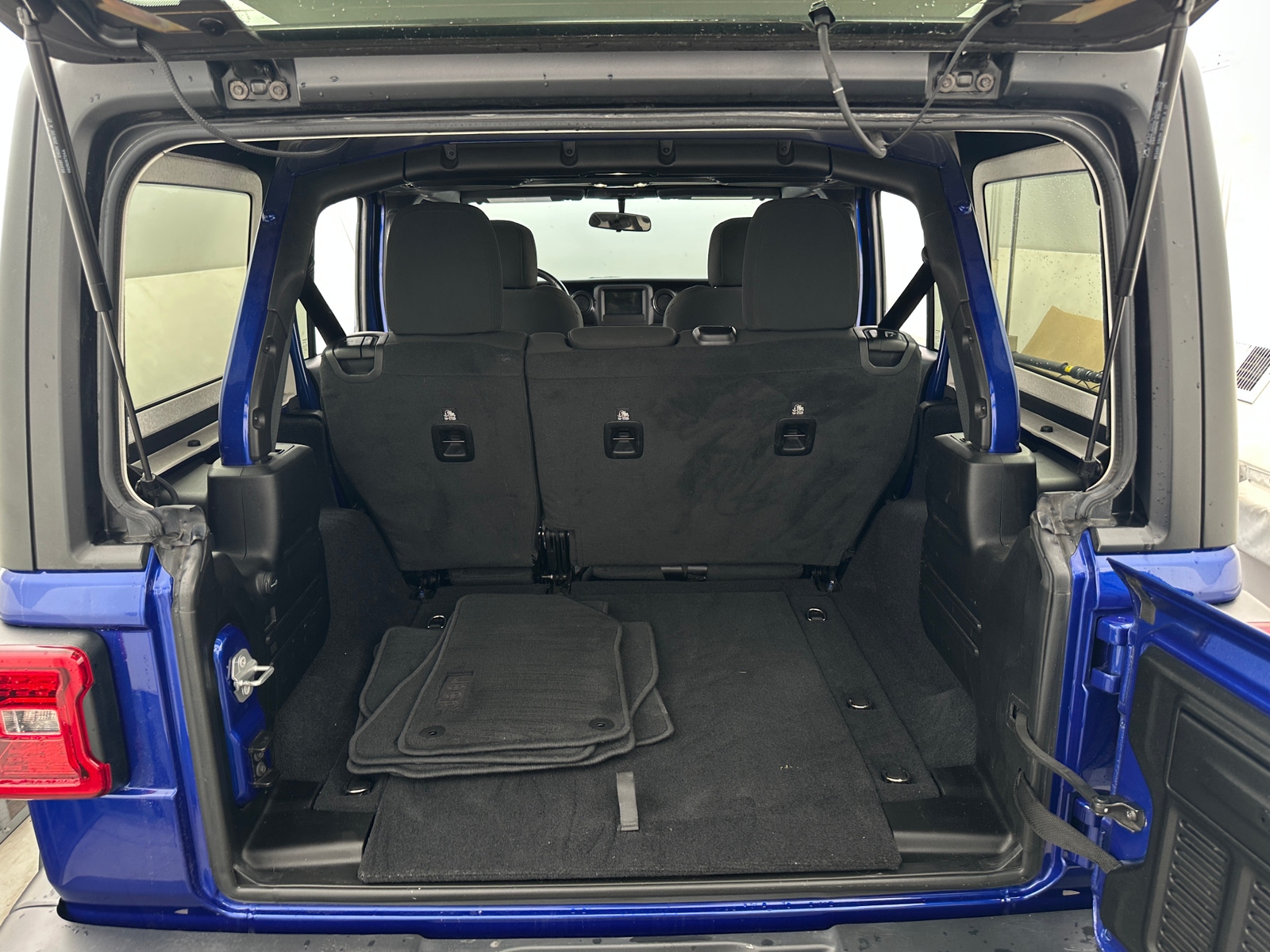 Thumbnail: 2020 Jeep Wrangler - 7