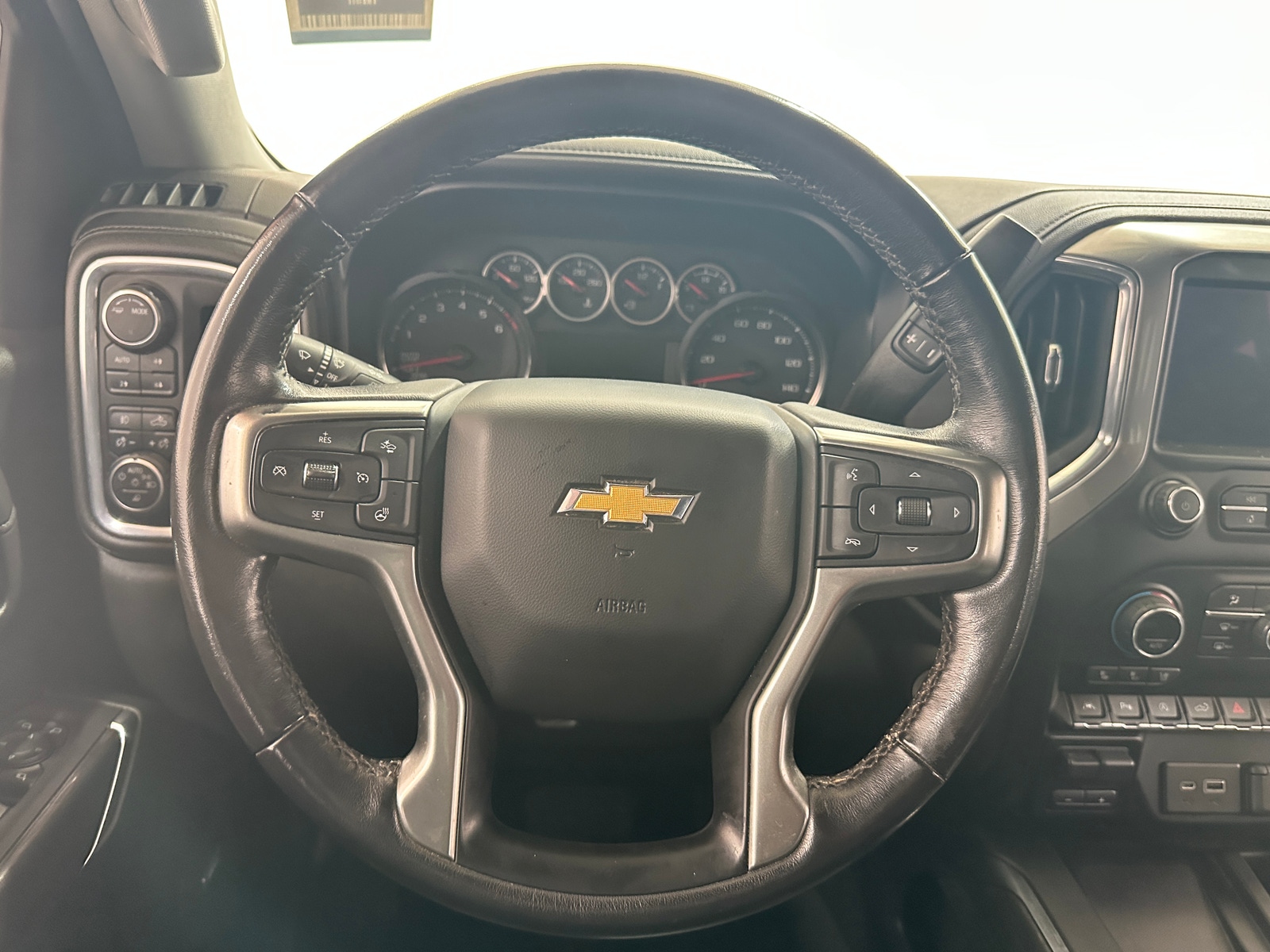 Thumbnail: 2021 Chevrolet Silverado 1500 - 4