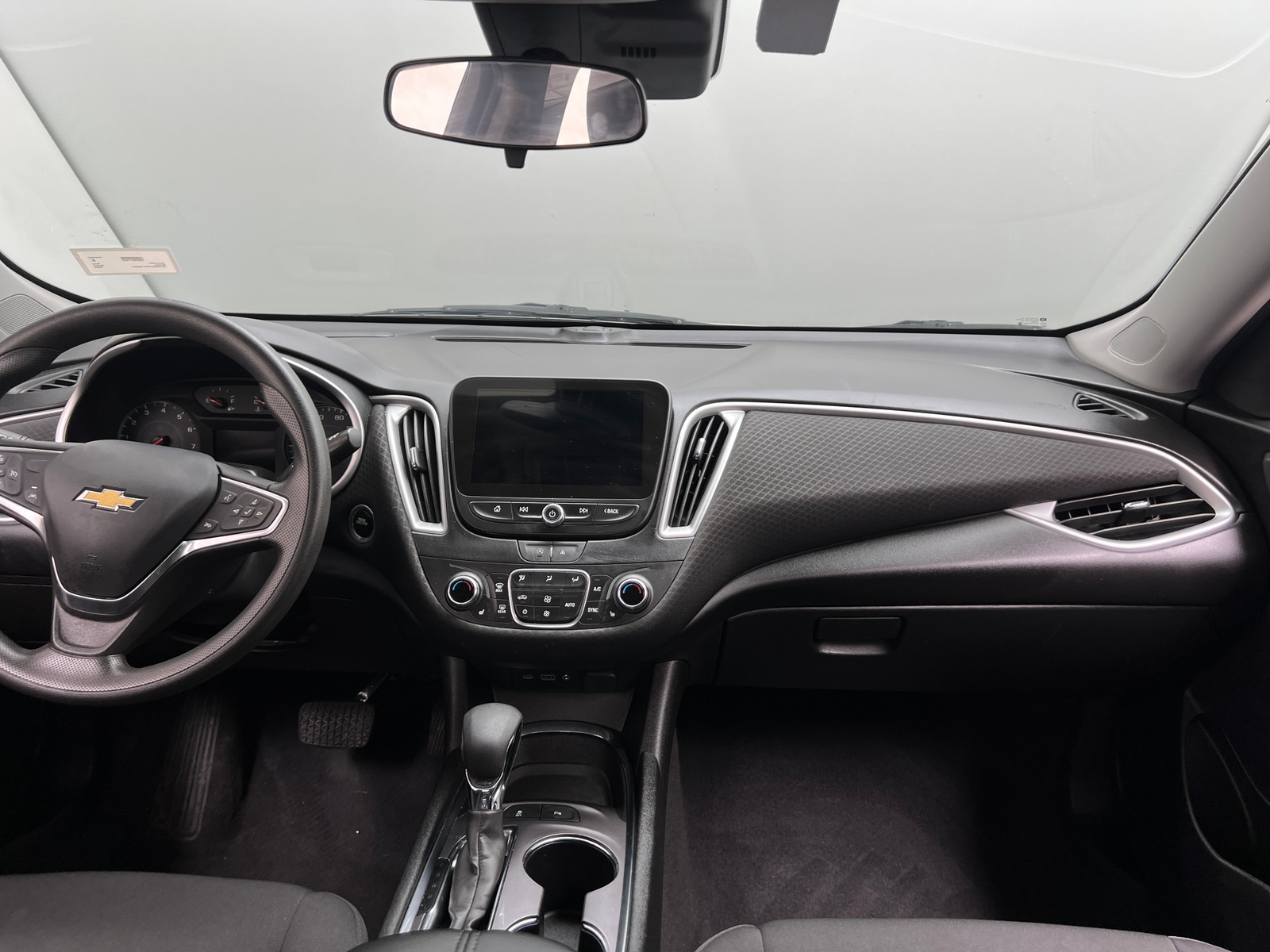 Thumbnail: 2023 Chevrolet Malibu - 3