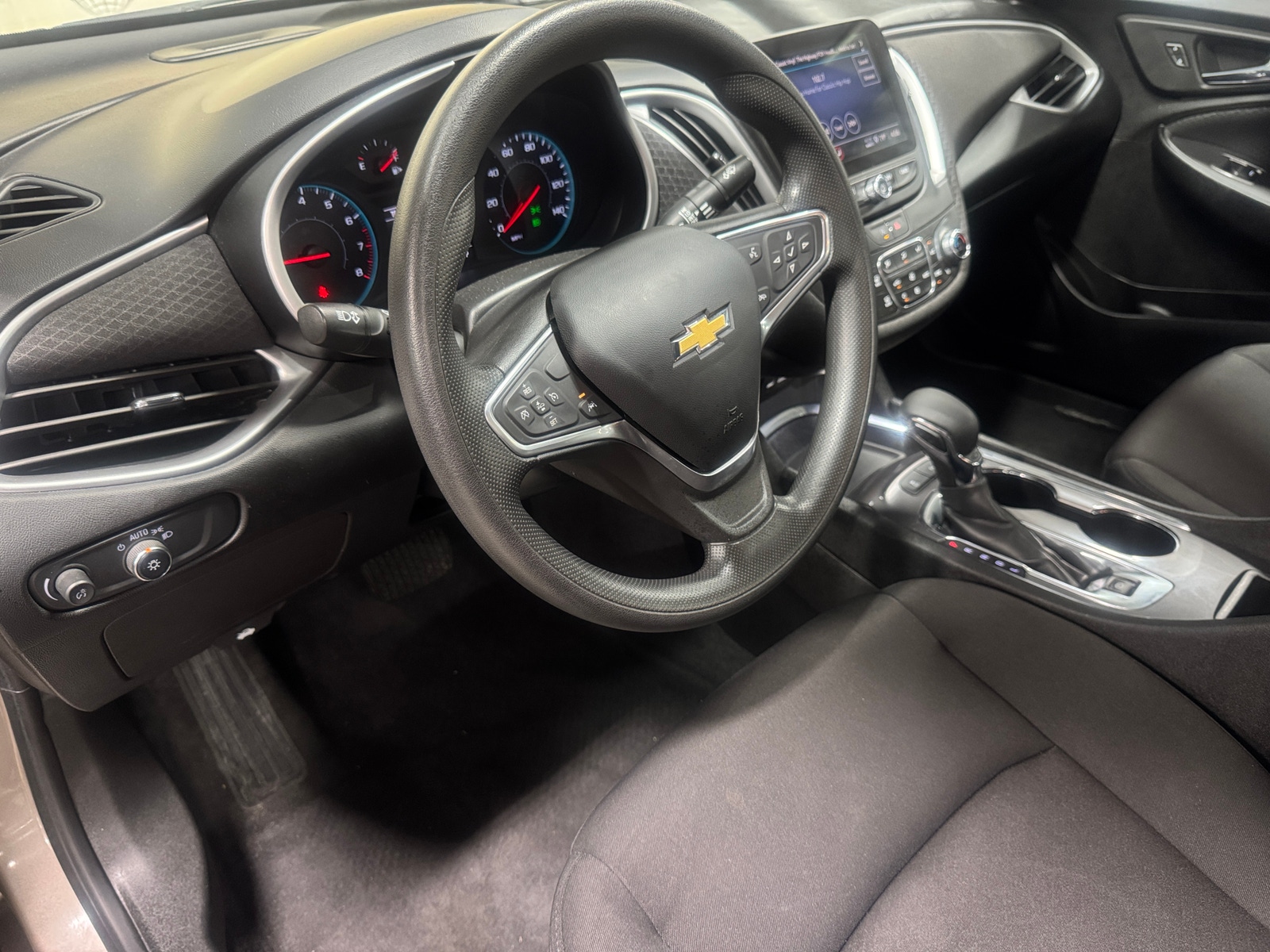 Thumbnail: 2023 Chevrolet Malibu - 5