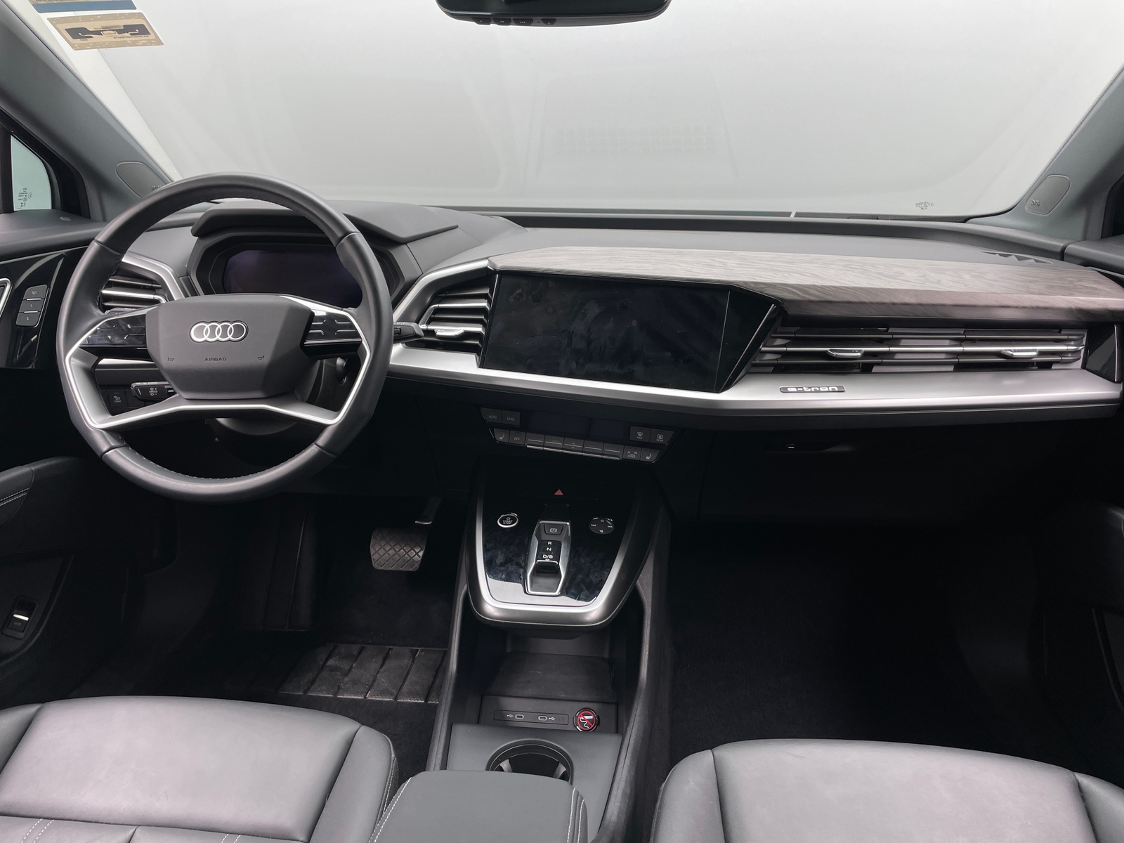 Thumbnail: 2024 Audi Q4 e-tron - 2