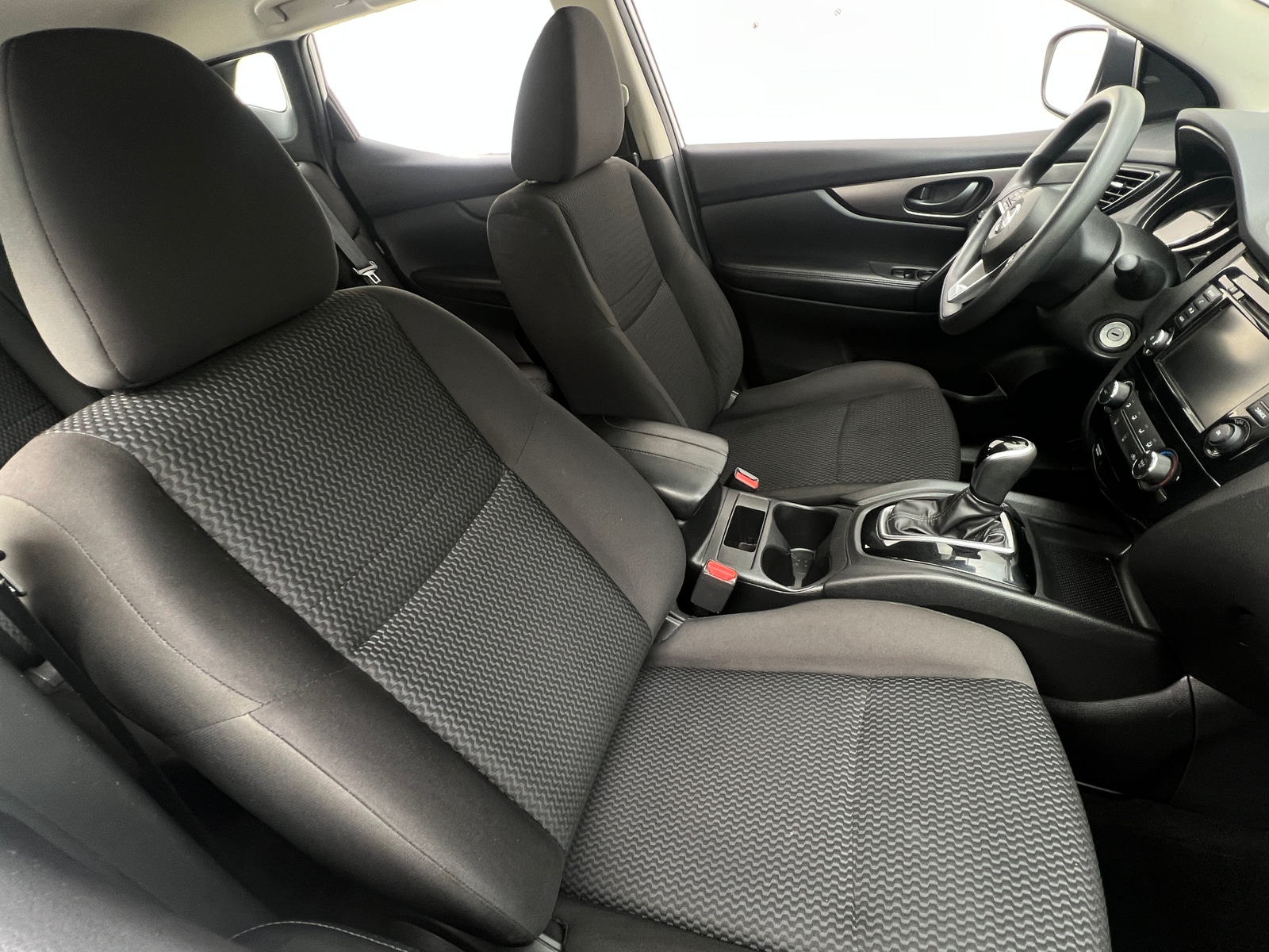 Thumbnail: 2020 Nissan Rogue Sport - 2