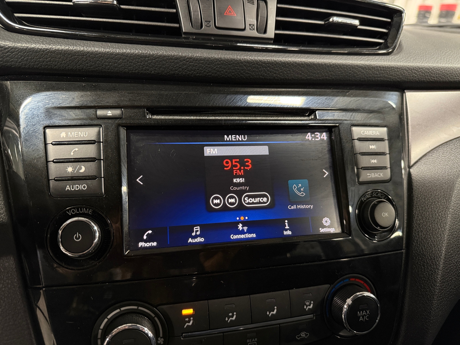 Thumbnail: 2020 Nissan Rogue Sport - 4
