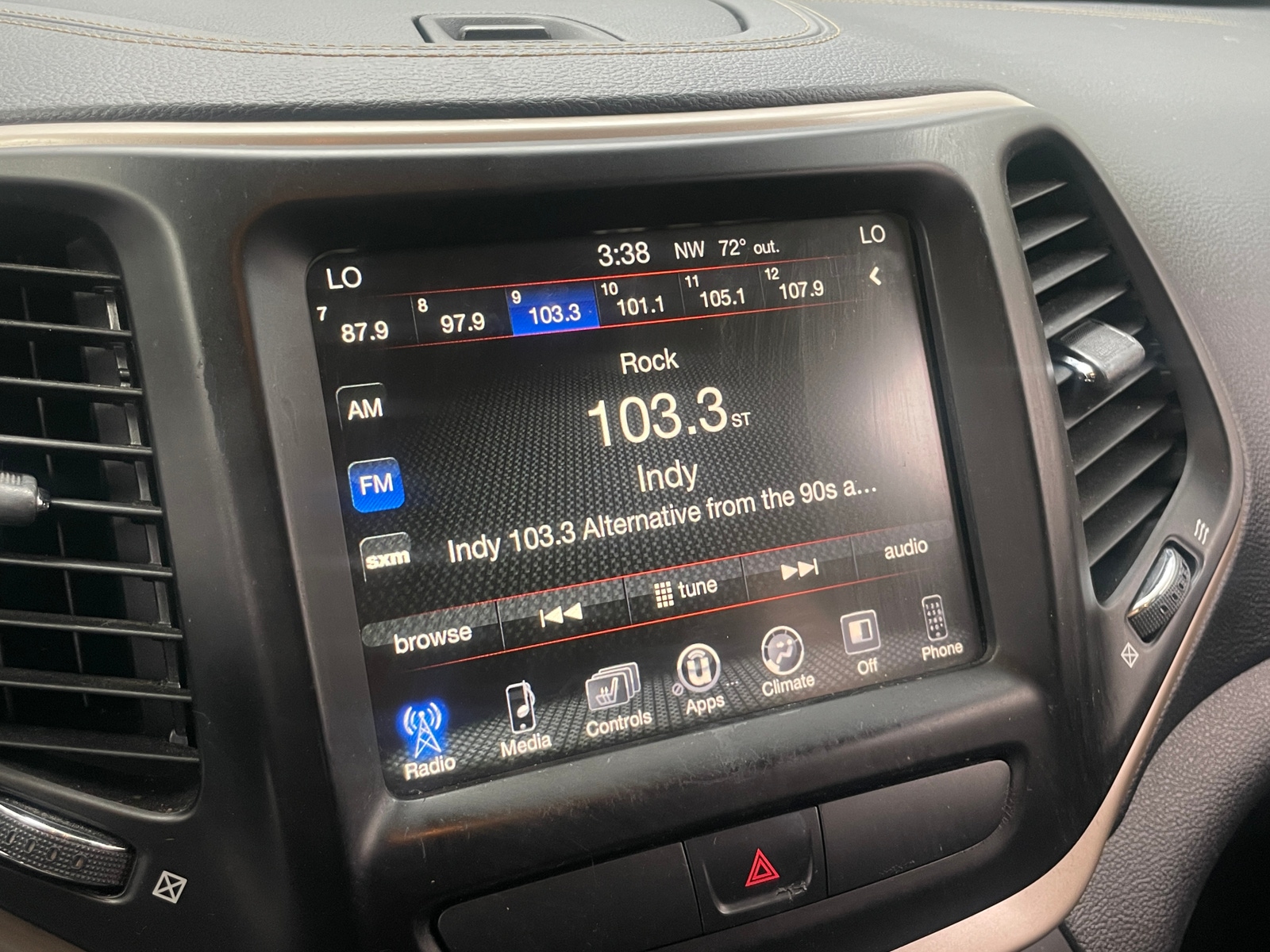 Thumbnail: 2015 Jeep Cherokee - 3