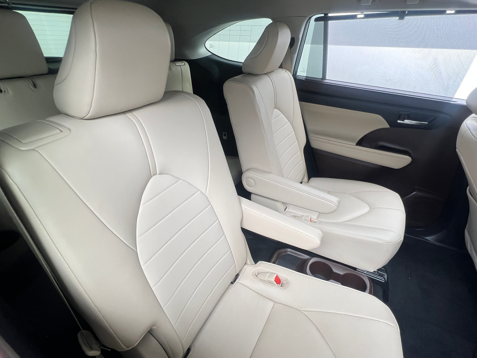 Thumbnail: 2020 Toyota Highlander - 6