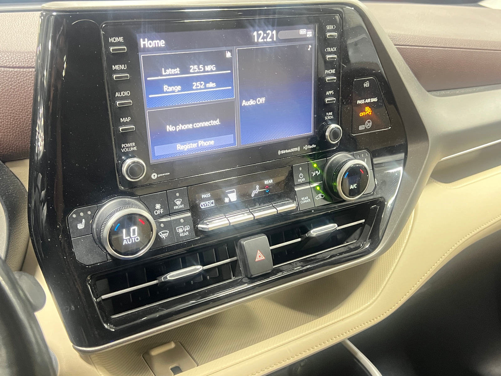 Thumbnail: 2020 Toyota Highlander - 4