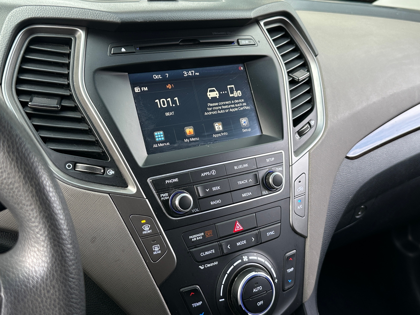 Thumbnail: 2017 Hyundai Santa Fe - 4