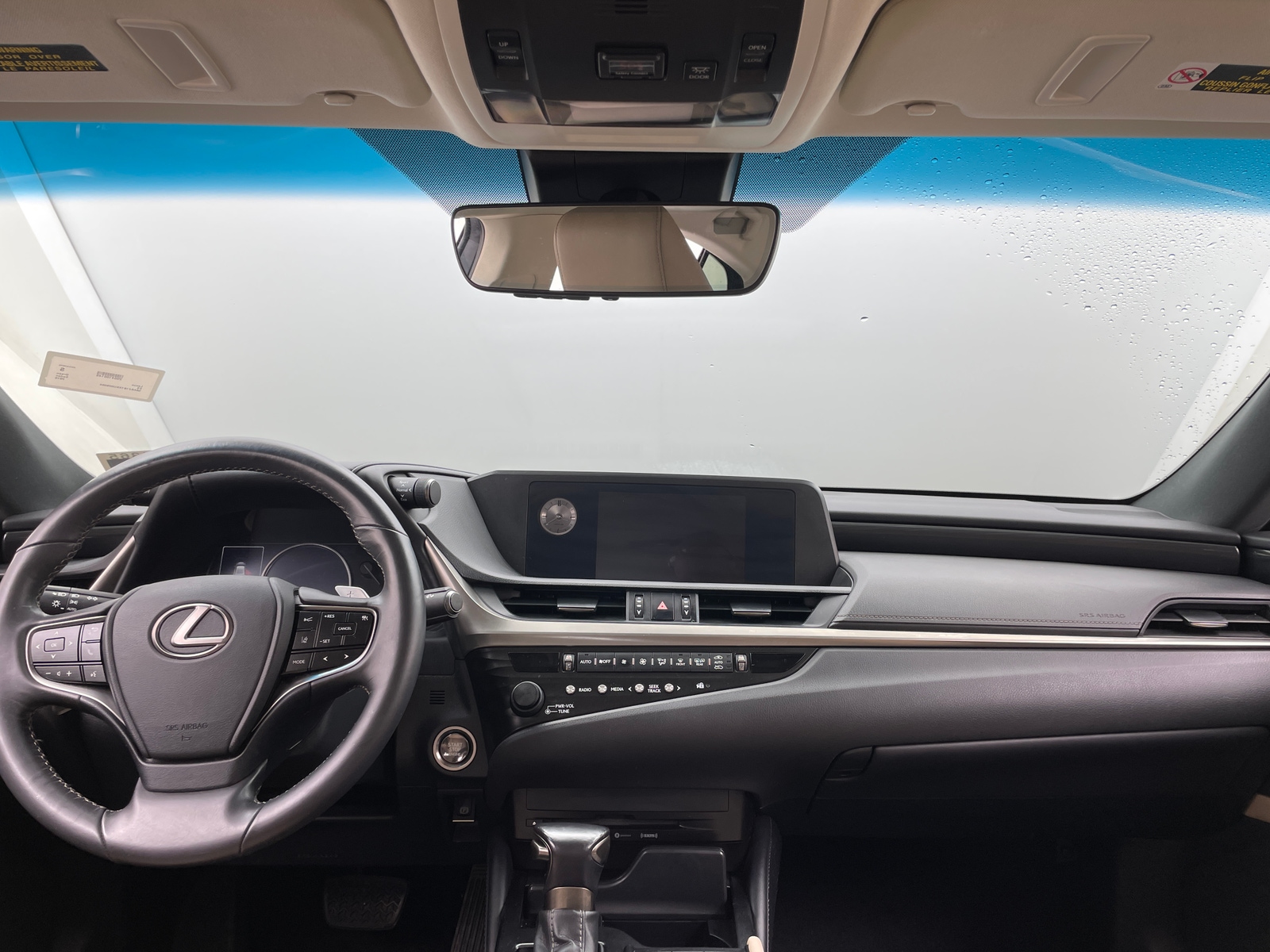 Thumbnail: 2019 Lexus ES - 3