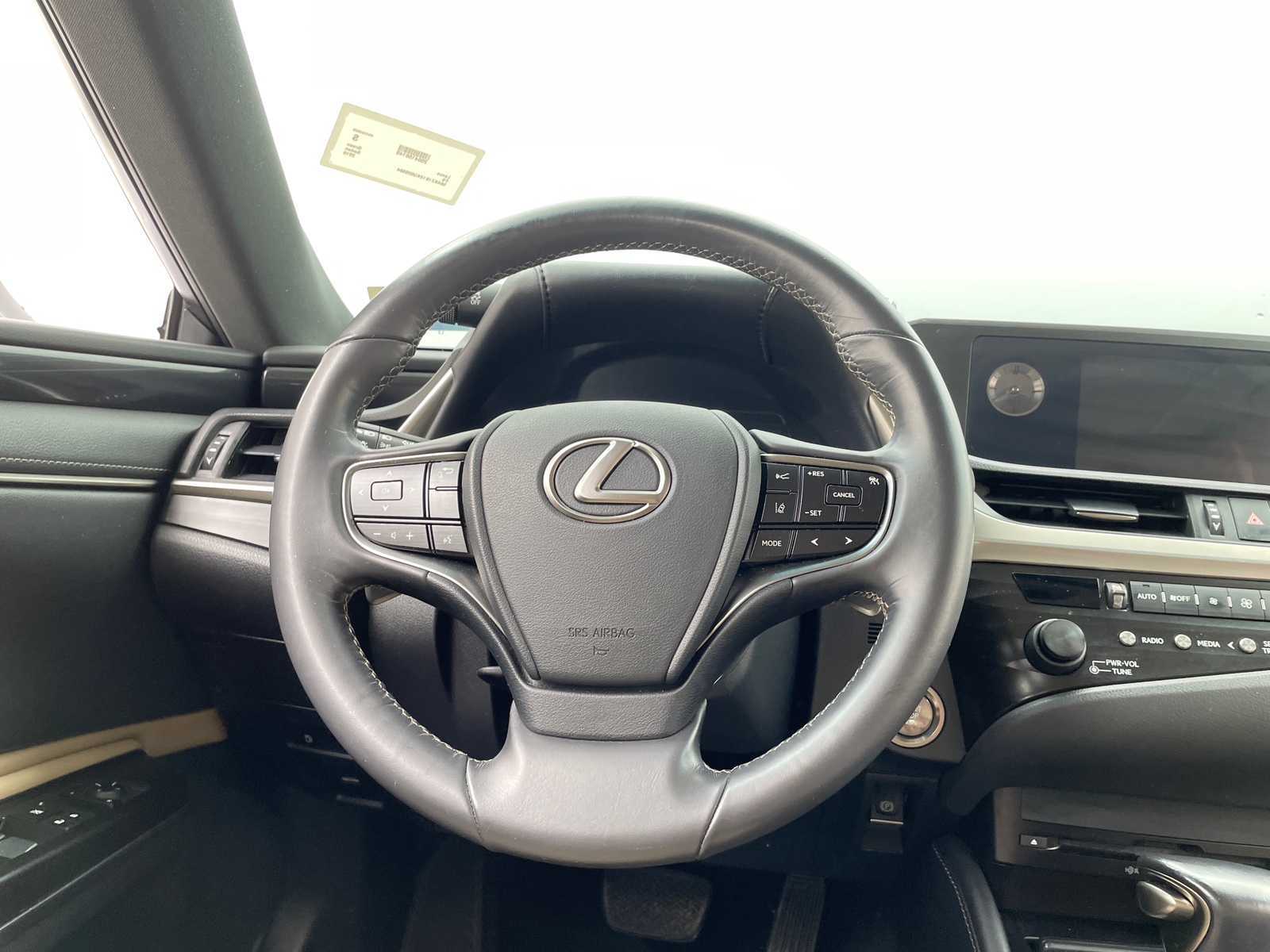 Thumbnail: 2019 Lexus ES - 5