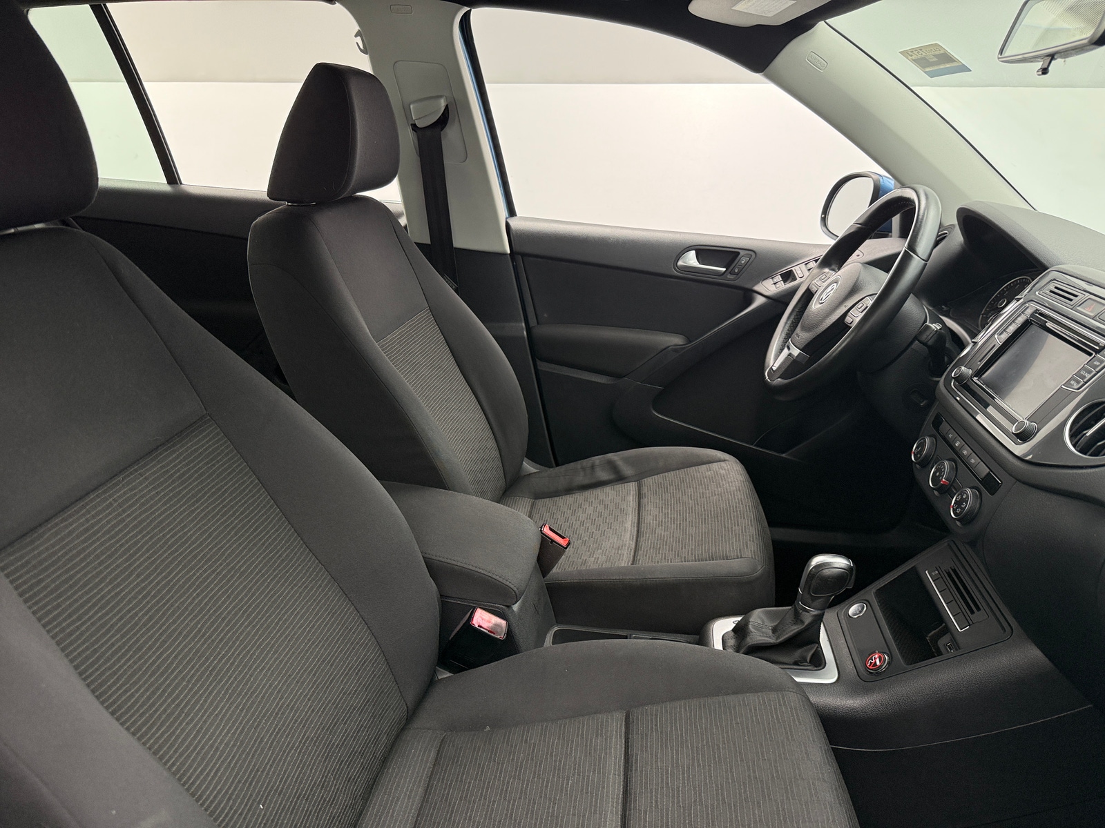 Thumbnail: 2017 Volkswagen Tiguan - 2