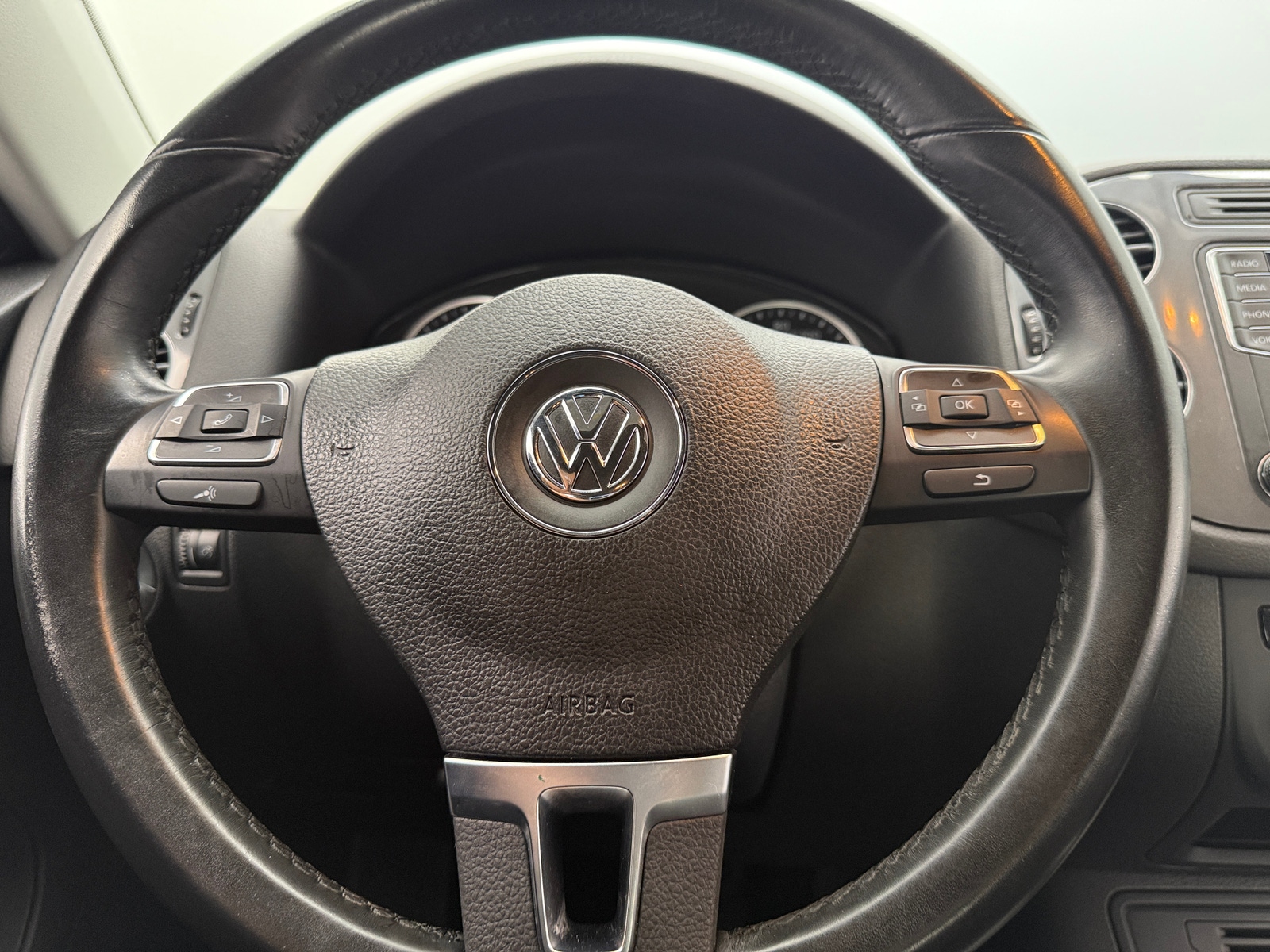 Thumbnail: 2017 Volkswagen Tiguan - 5