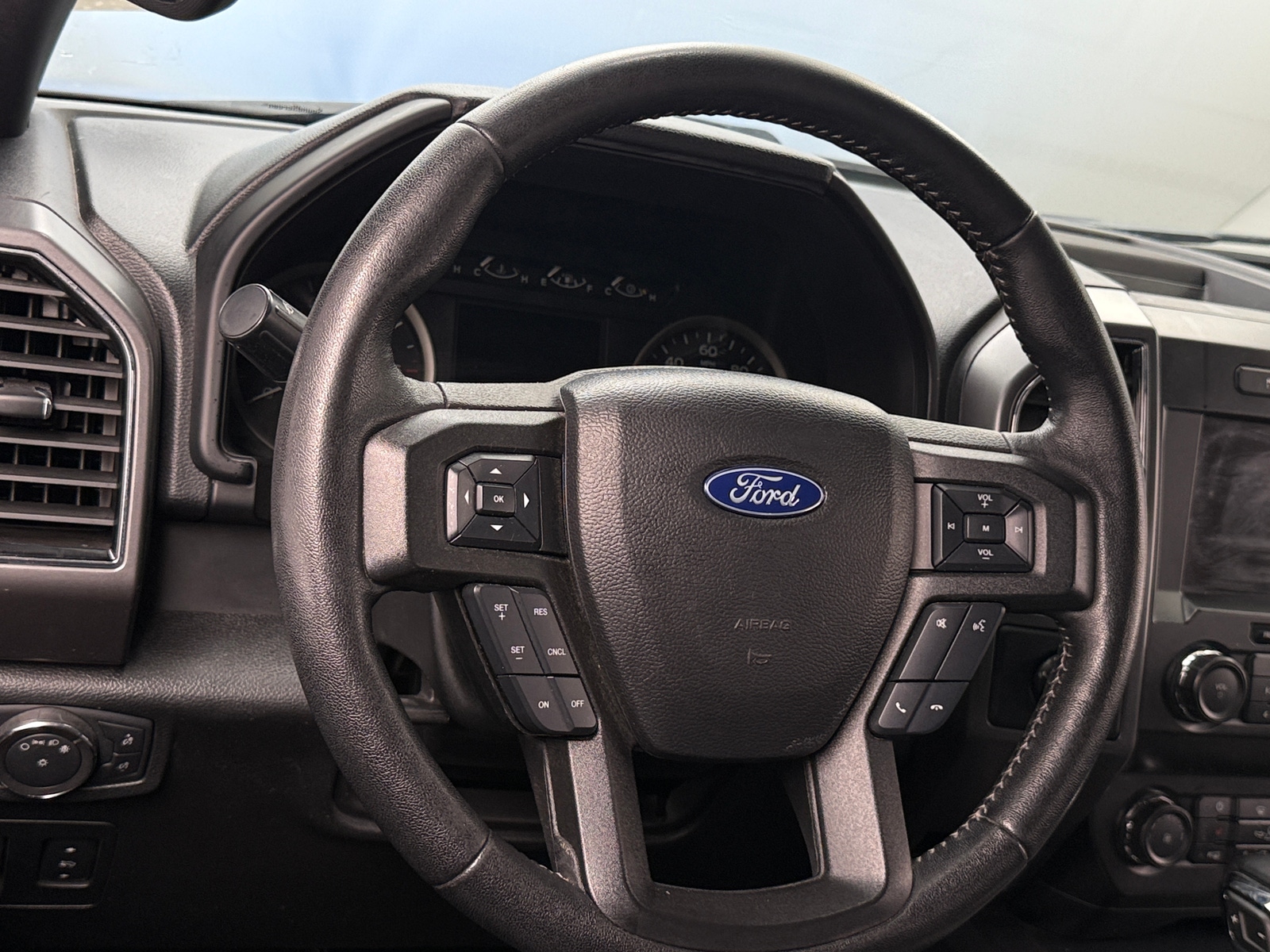 Thumbnail: 2019 Ford Econoline - 5