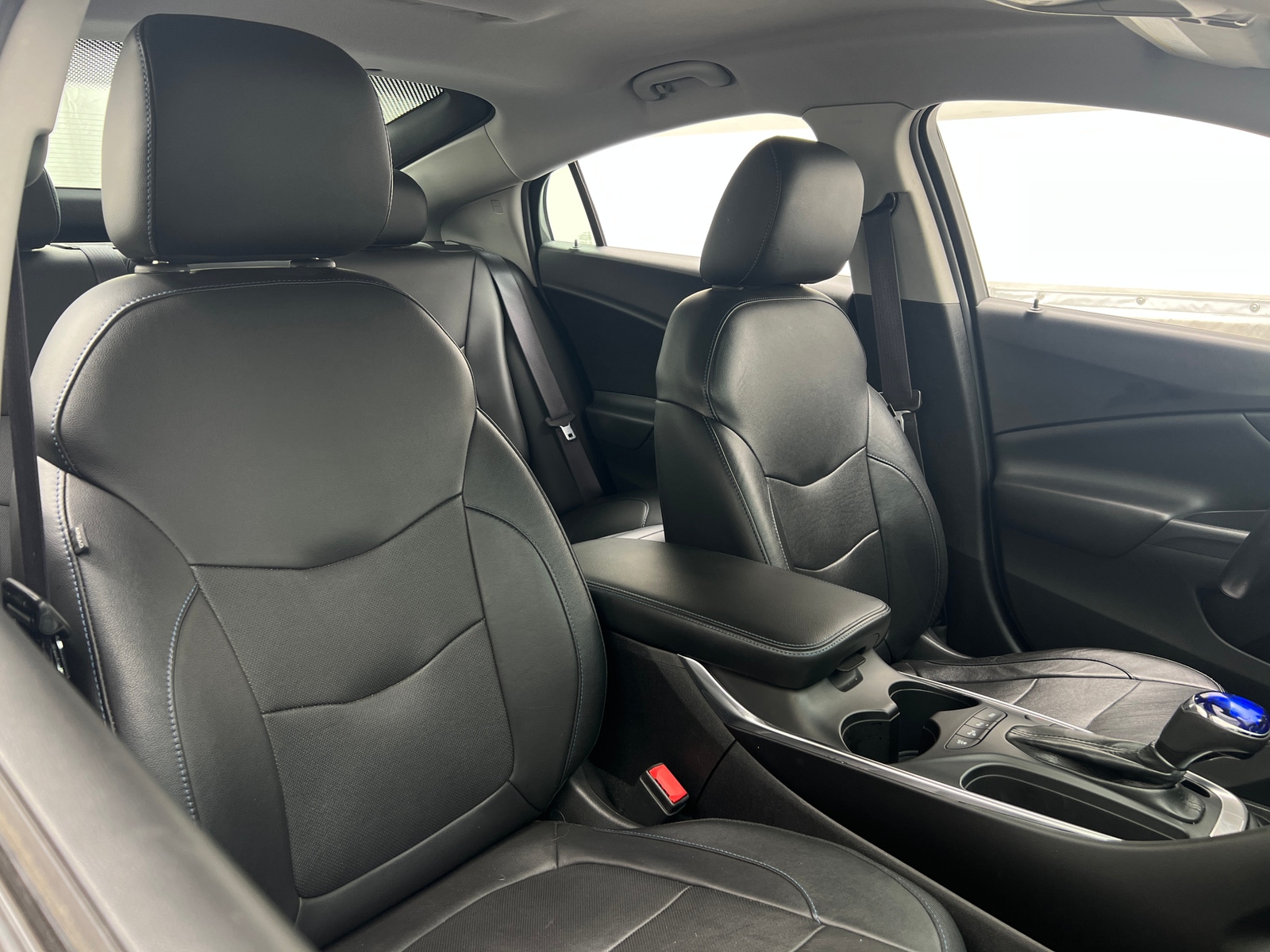 Thumbnail: 2017 Chevrolet Volt - 2
