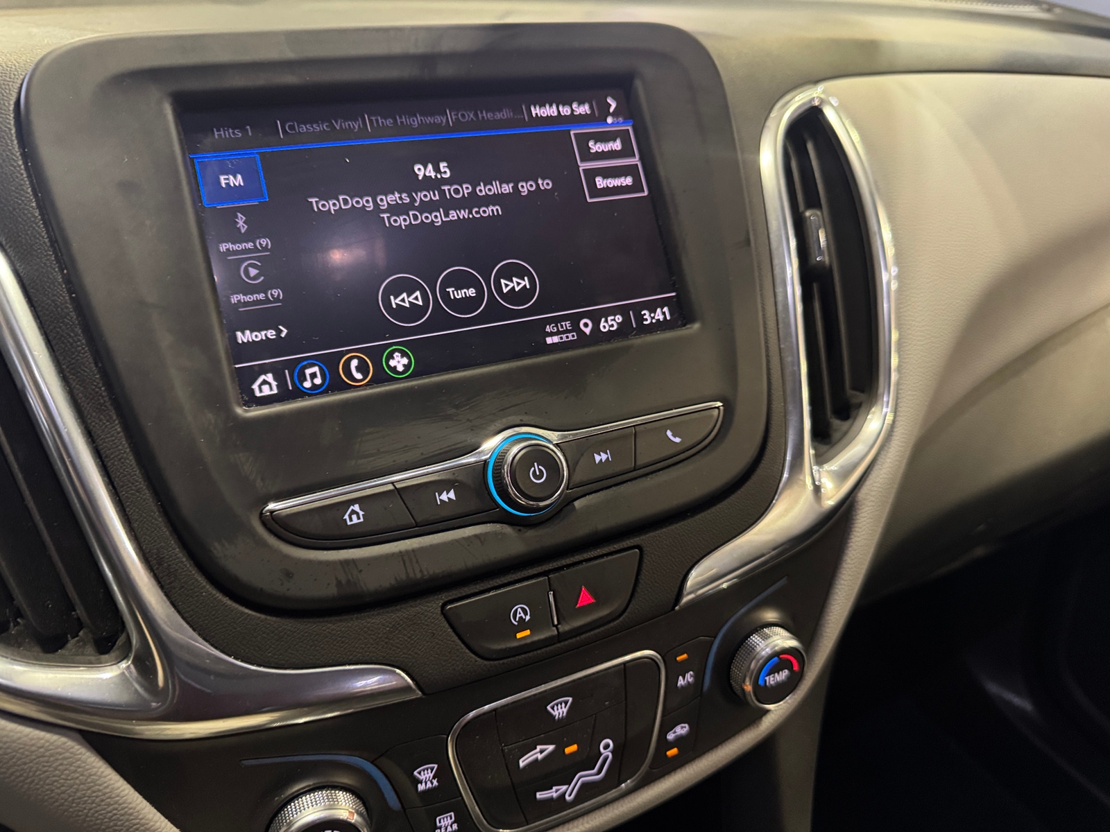 Thumbnail: 2022 Chevrolet Equinox - 4