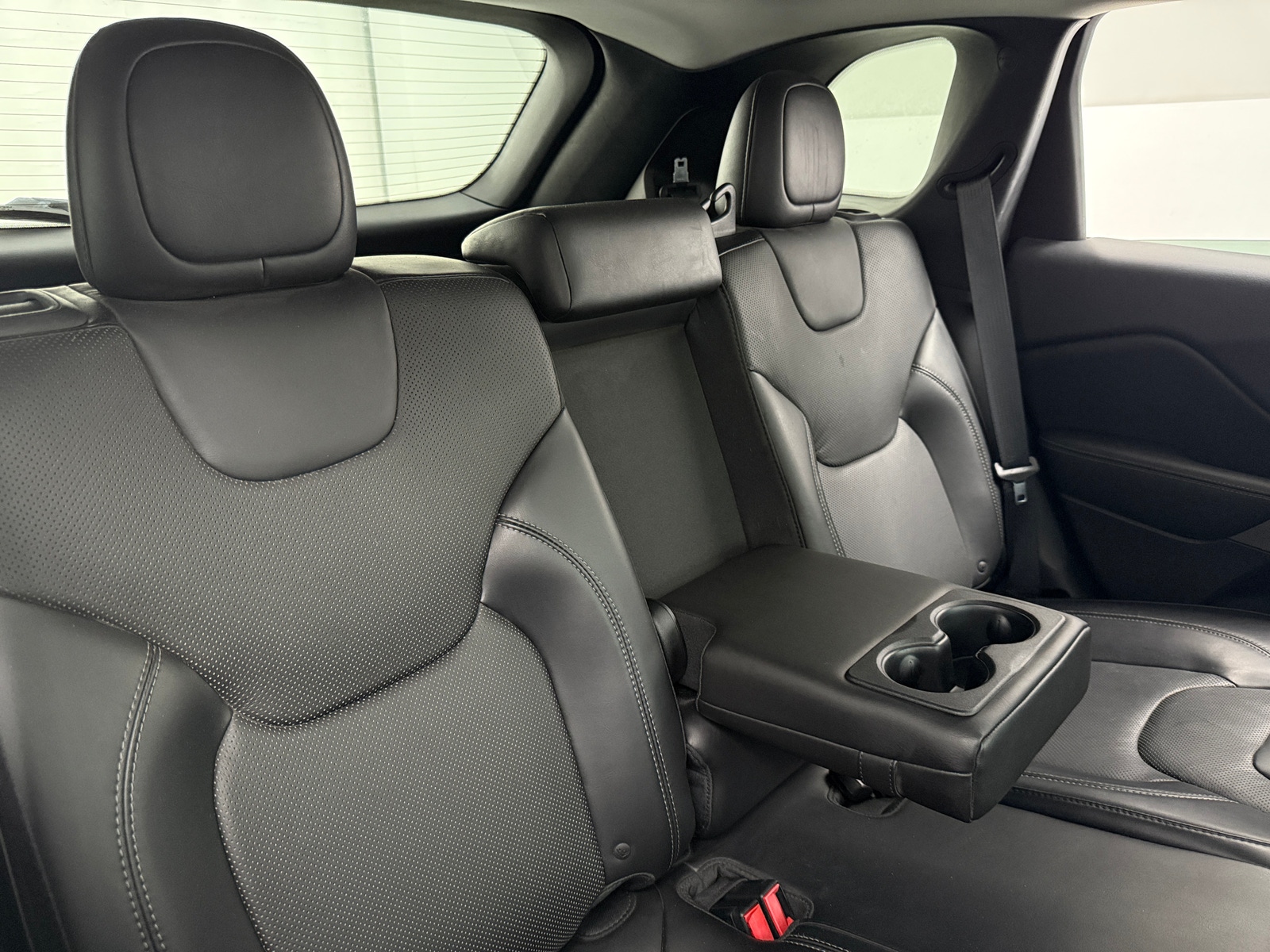 Thumbnail: 2019 Jeep Cherokee - 5
