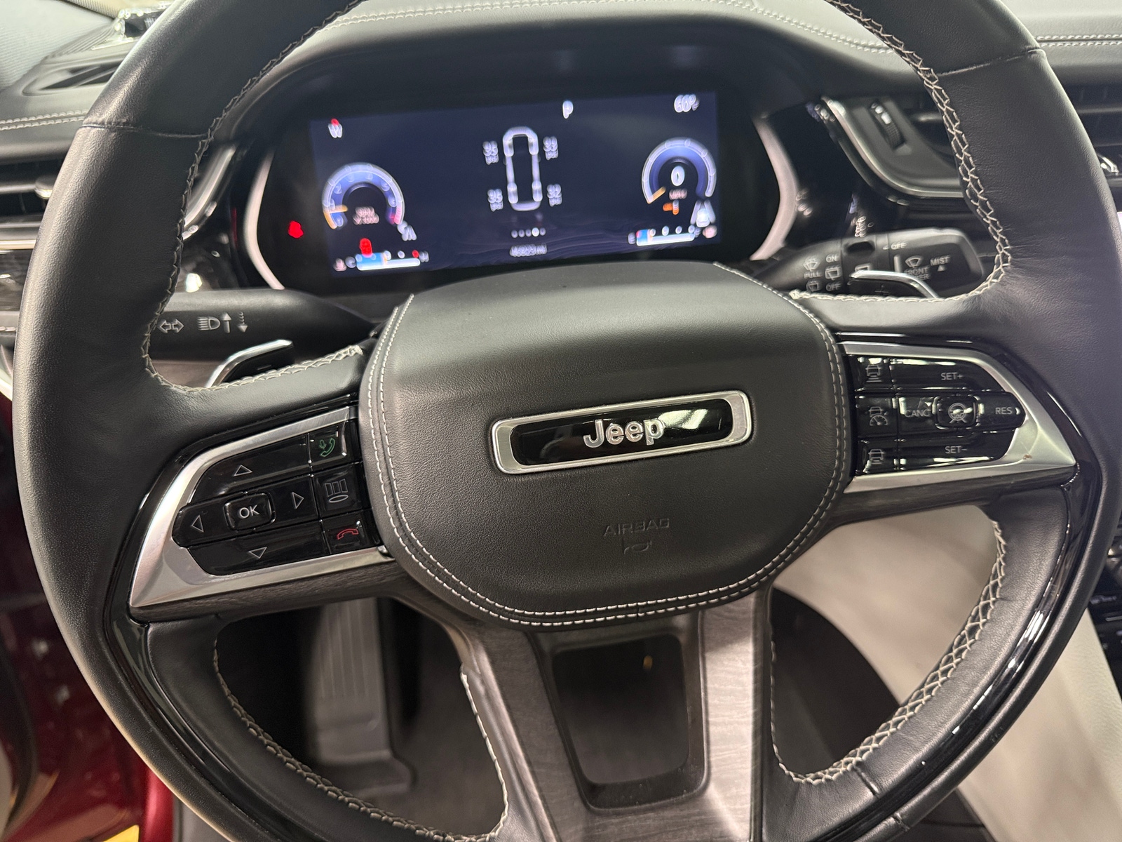 Thumbnail: 2022 Jeep Grand Cherokee L - 4