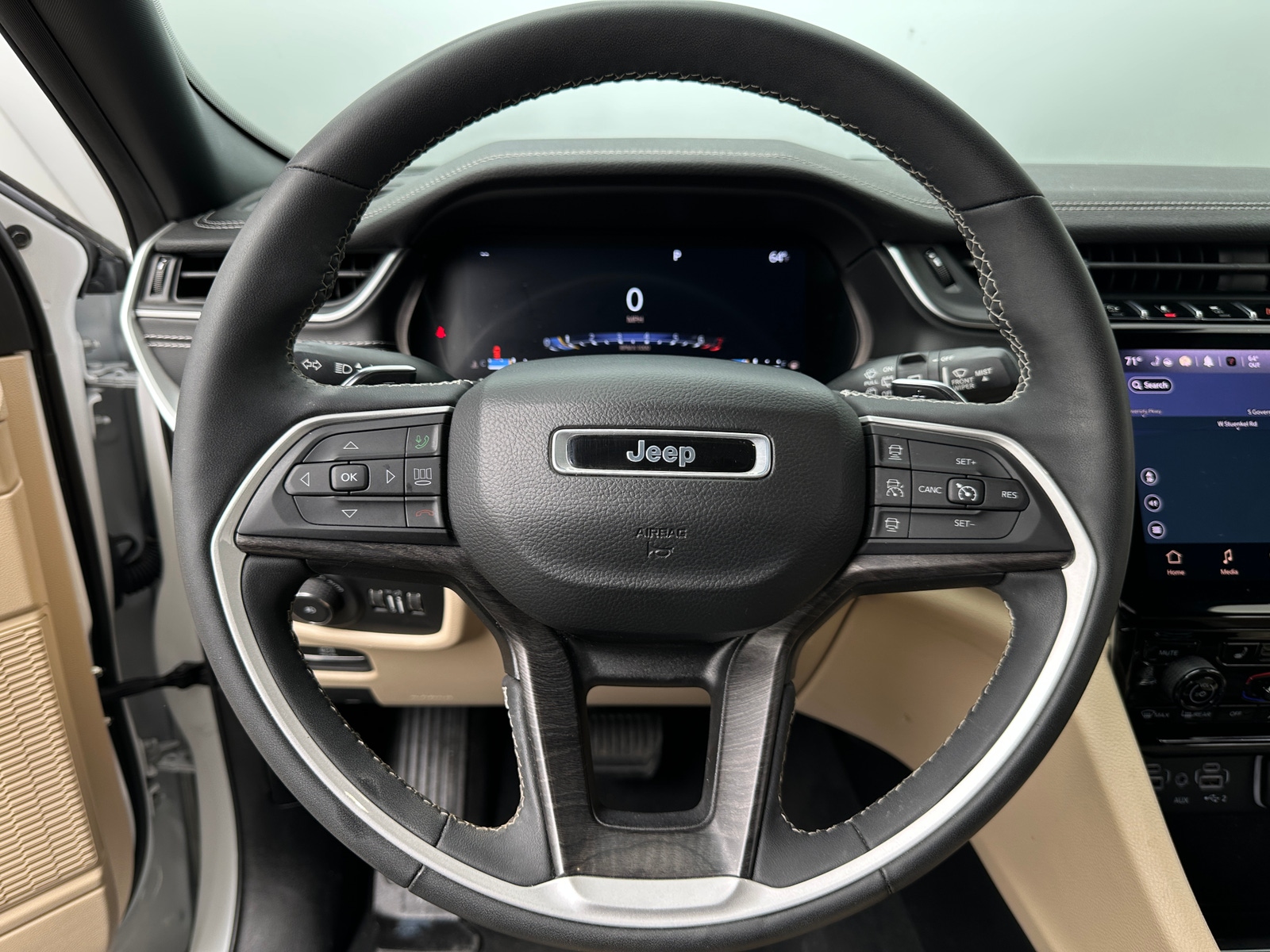 Thumbnail: 2023 Jeep Grand Cherokee L - 4