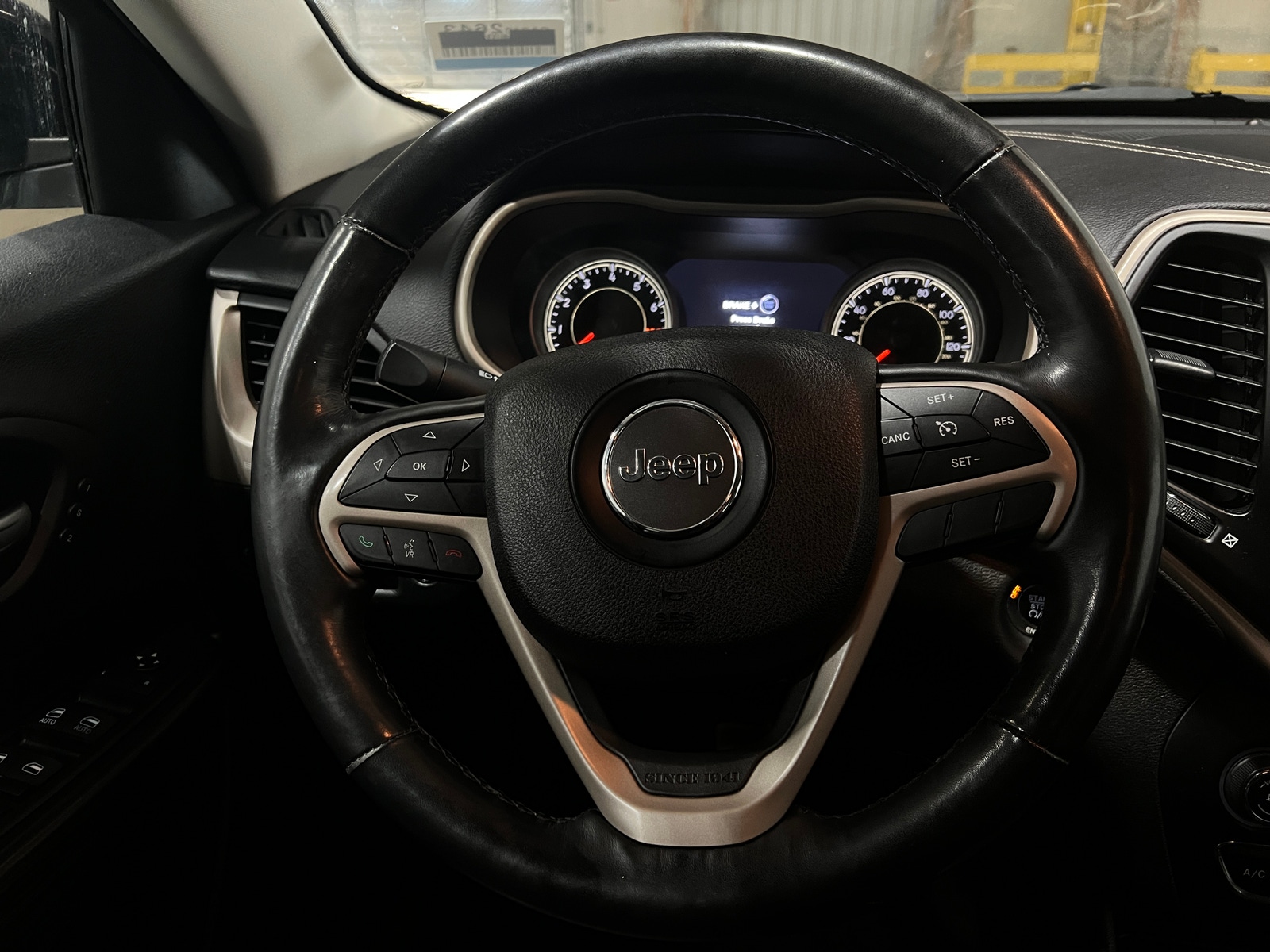 Thumbnail: 2015 Jeep Cherokee - 4