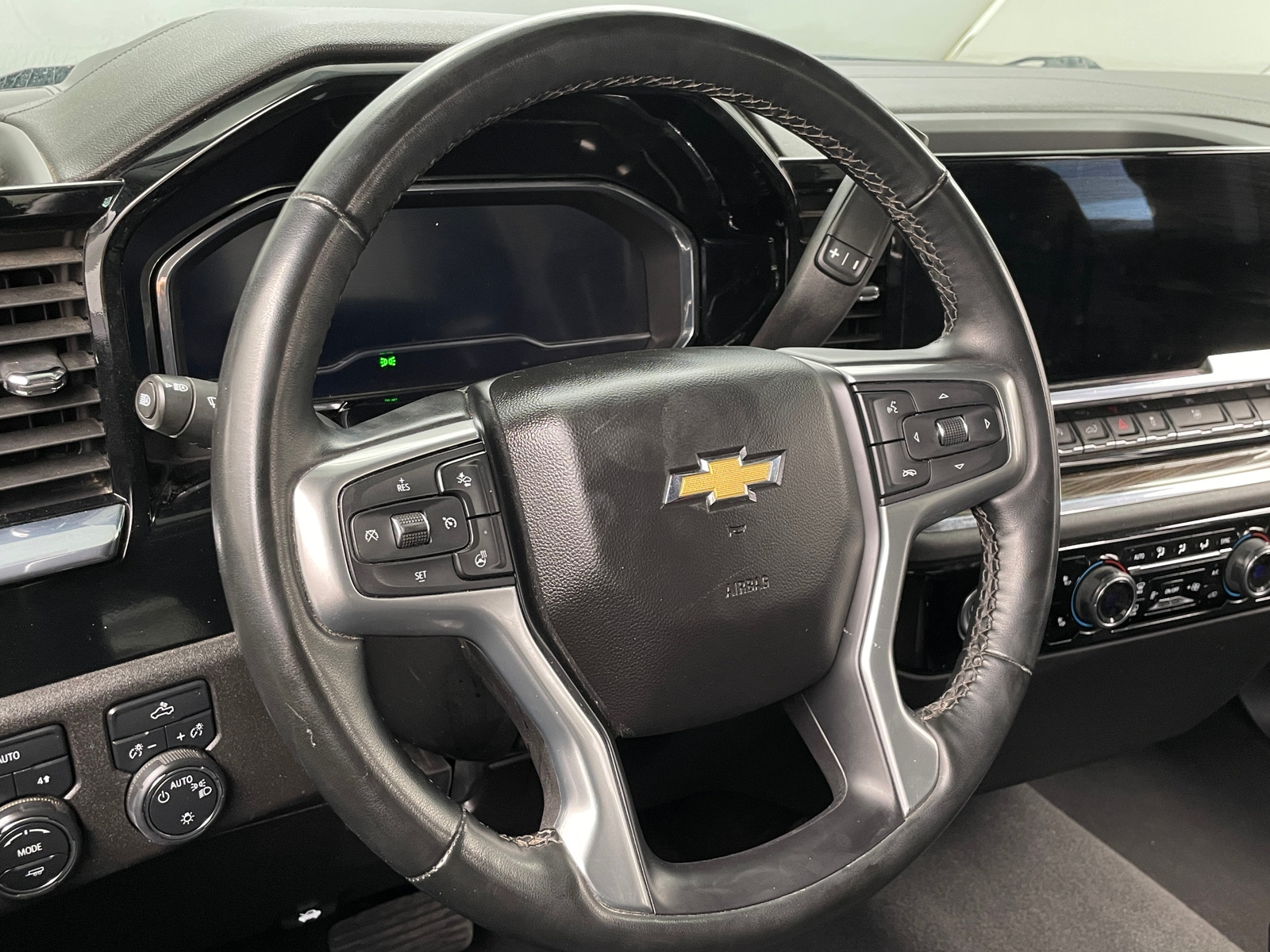 Thumbnail: 2024 Chevrolet Silverado 1500 - 4