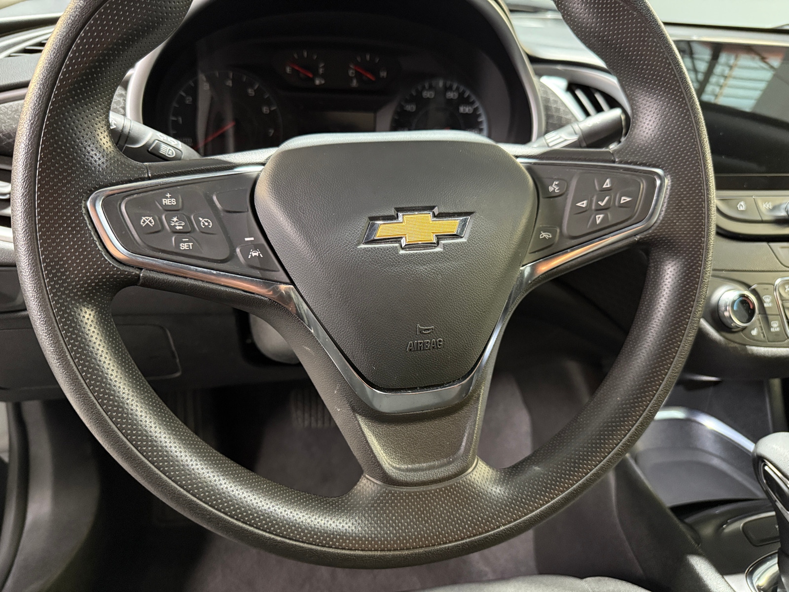 Thumbnail: 2023 Chevrolet Malibu - 5