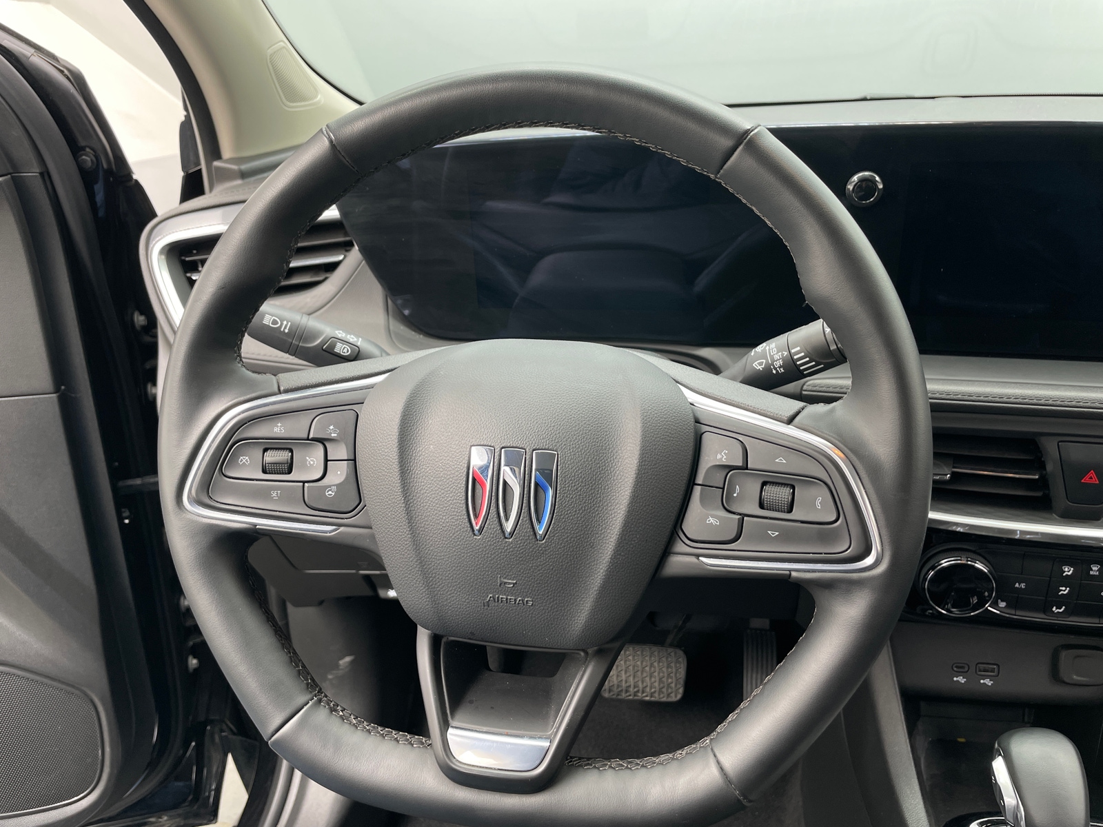 Thumbnail: 2024 Buick Encore GX - 4