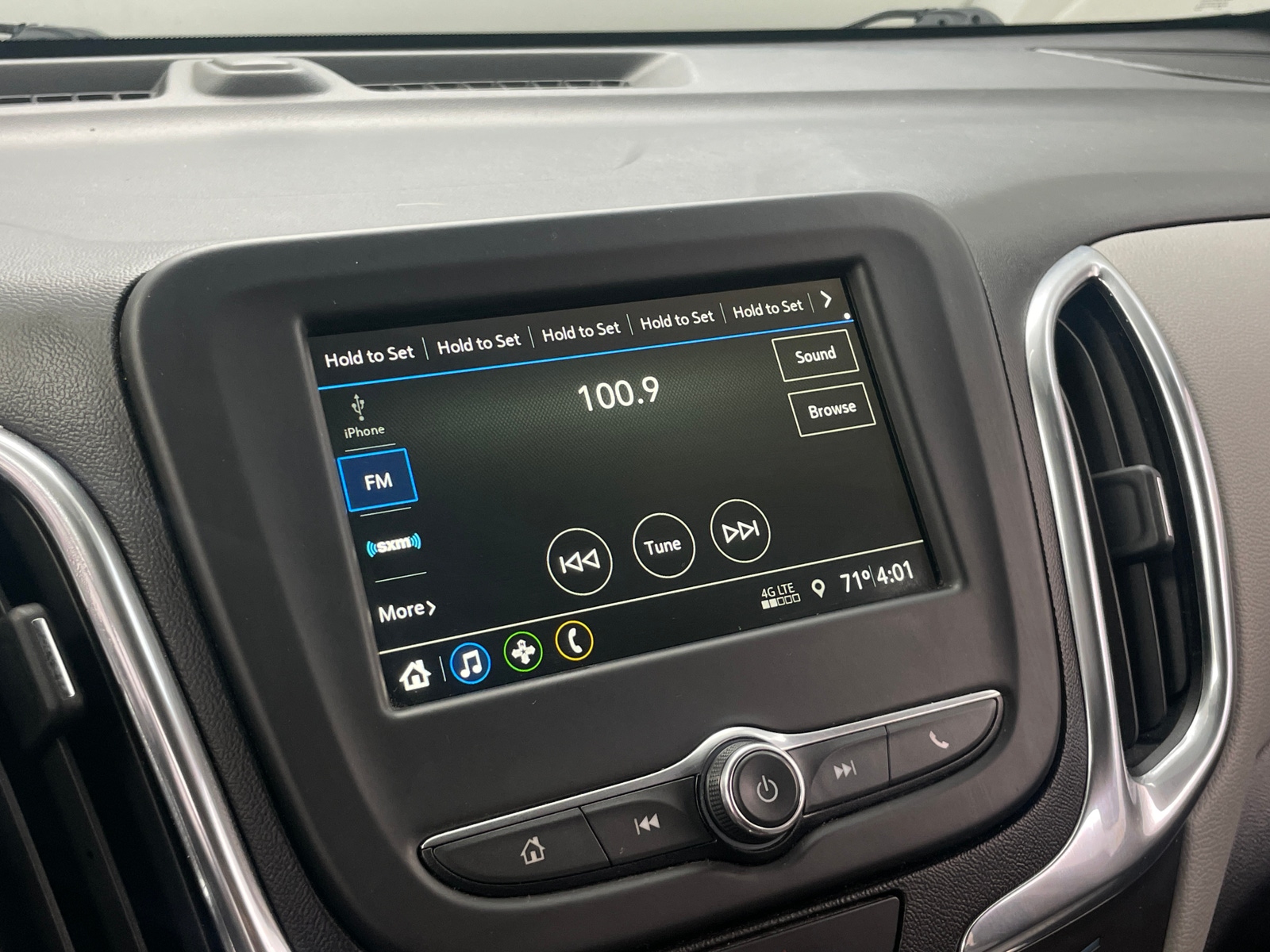 Thumbnail: 2019 Chevrolet Equinox - 4