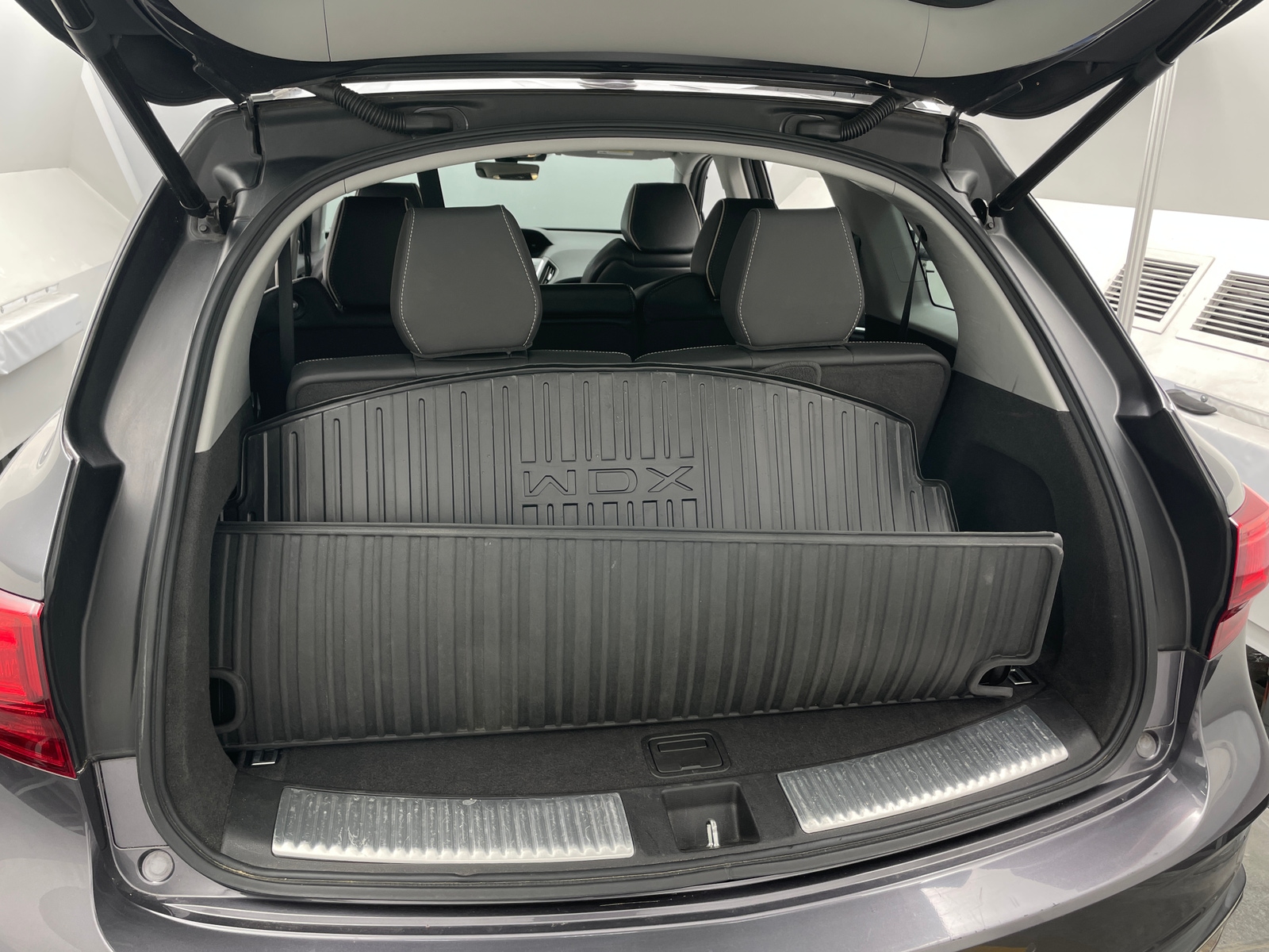 Thumbnail: 2017 Acura MDX - 6