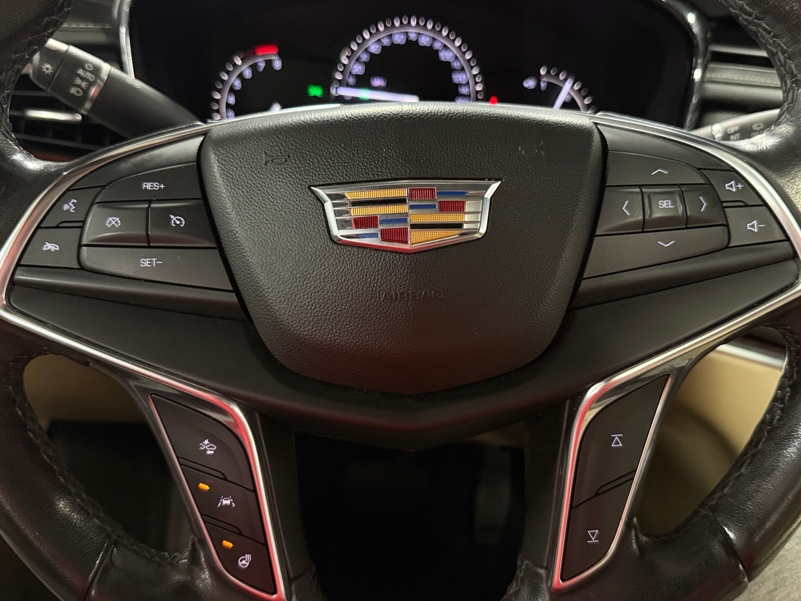 Thumbnail: 2019 Cadillac XT5 - 4