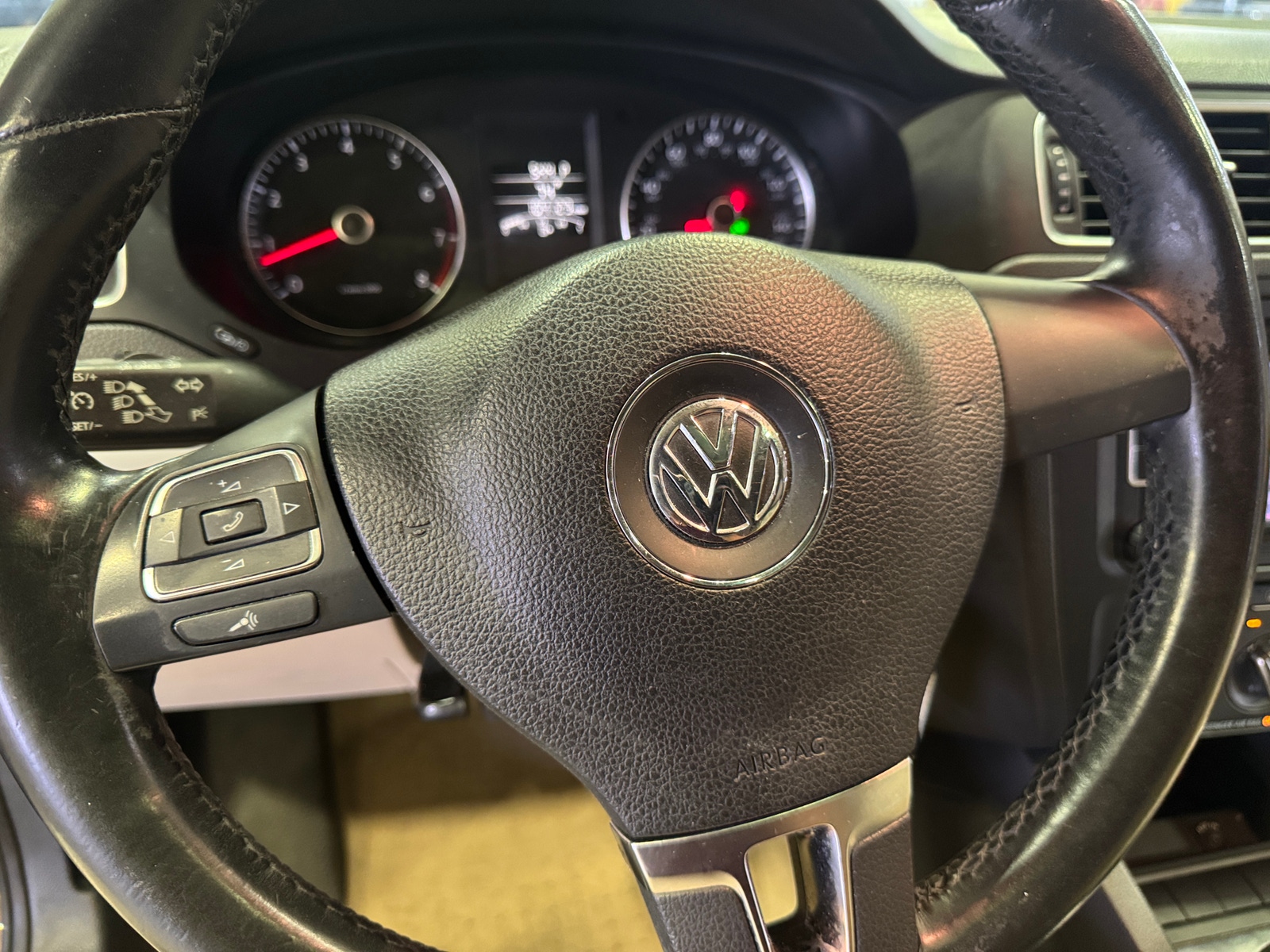 Thumbnail: 2013 Volkswagen Jetta - 4