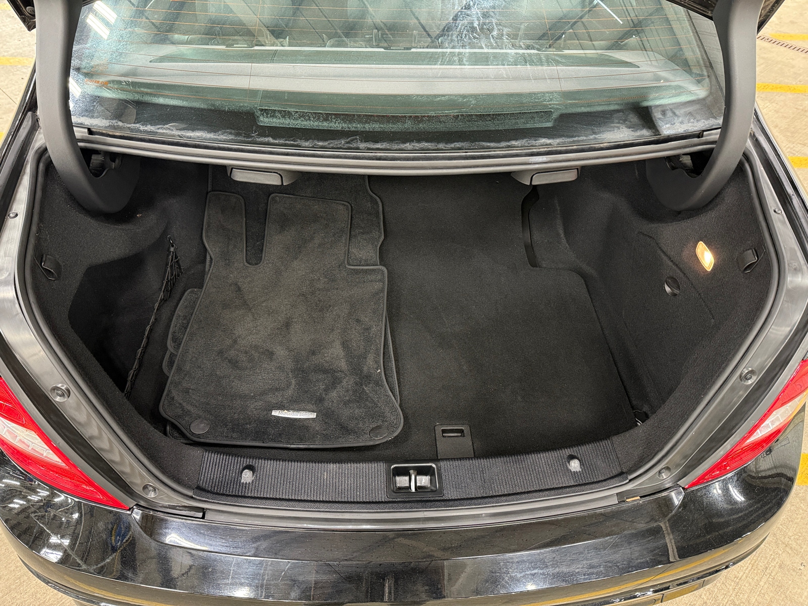 Thumbnail: 2011 Mercedes-Benz C-Class - 6