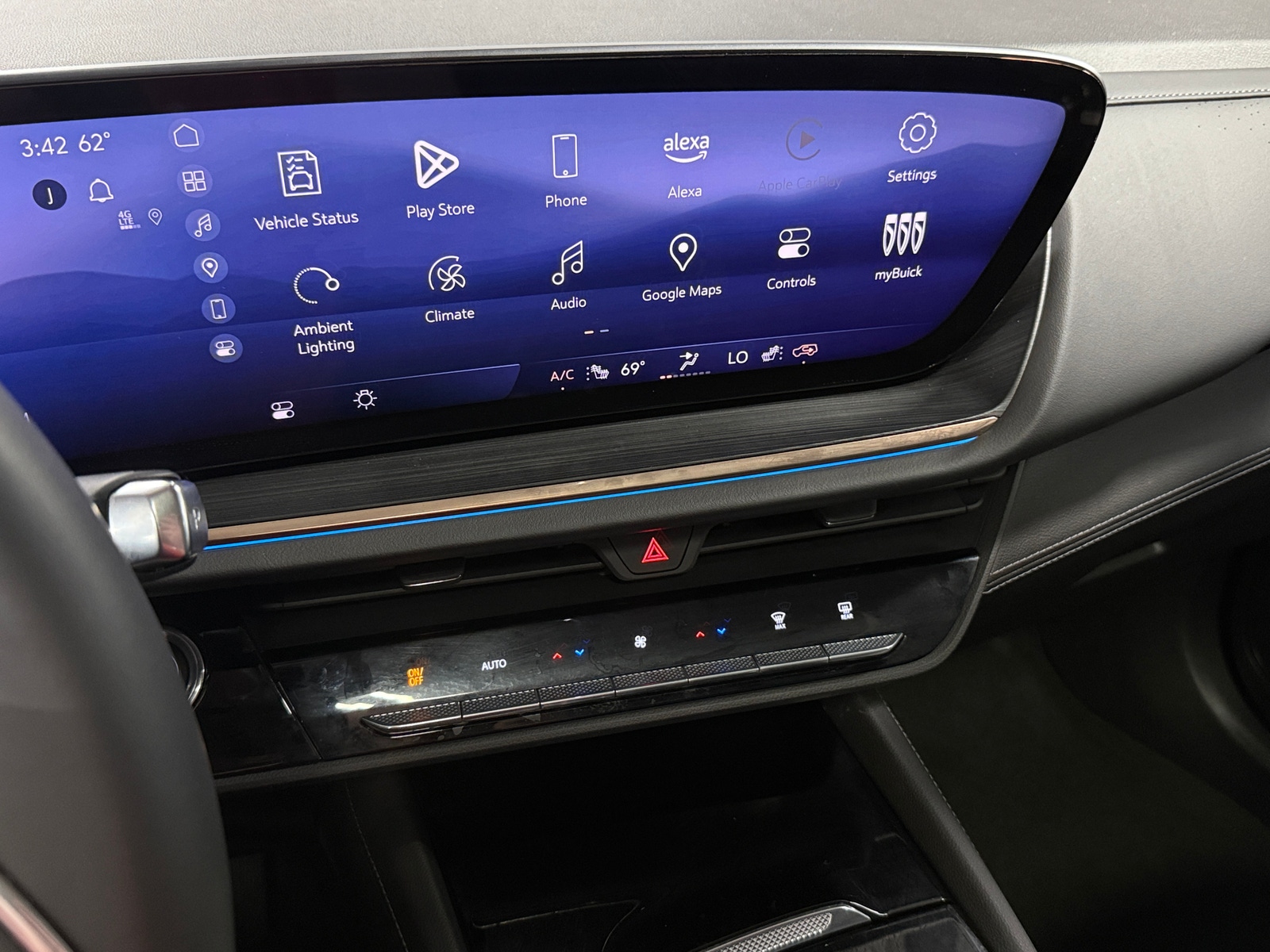 Thumbnail: 2024 Buick Envision - 3