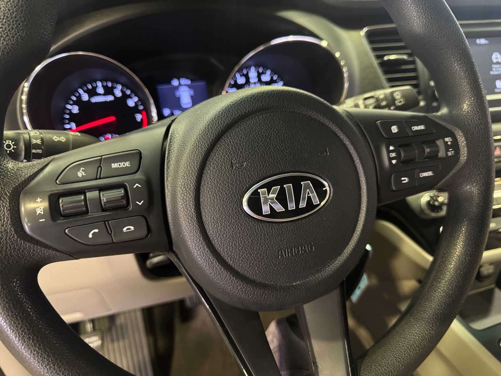 Thumbnail: 2019 Kia Sedona - 5
