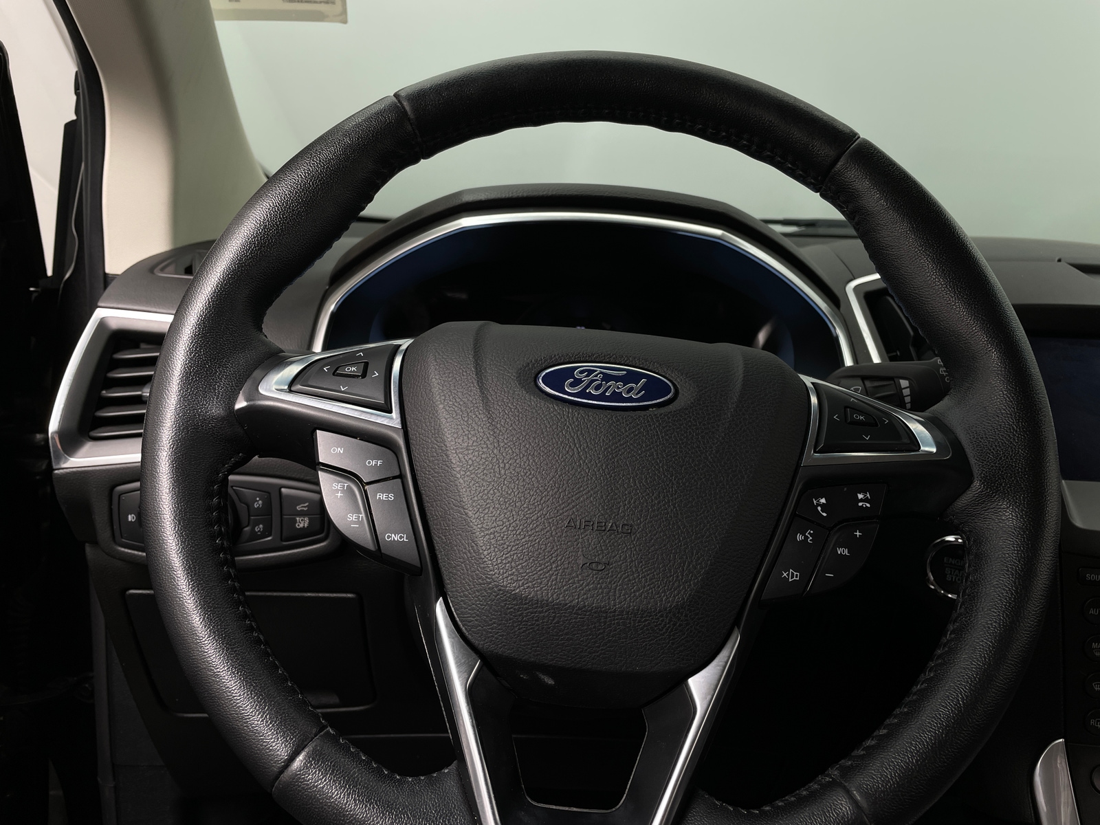Thumbnail: 2019 Ford Edge - 4