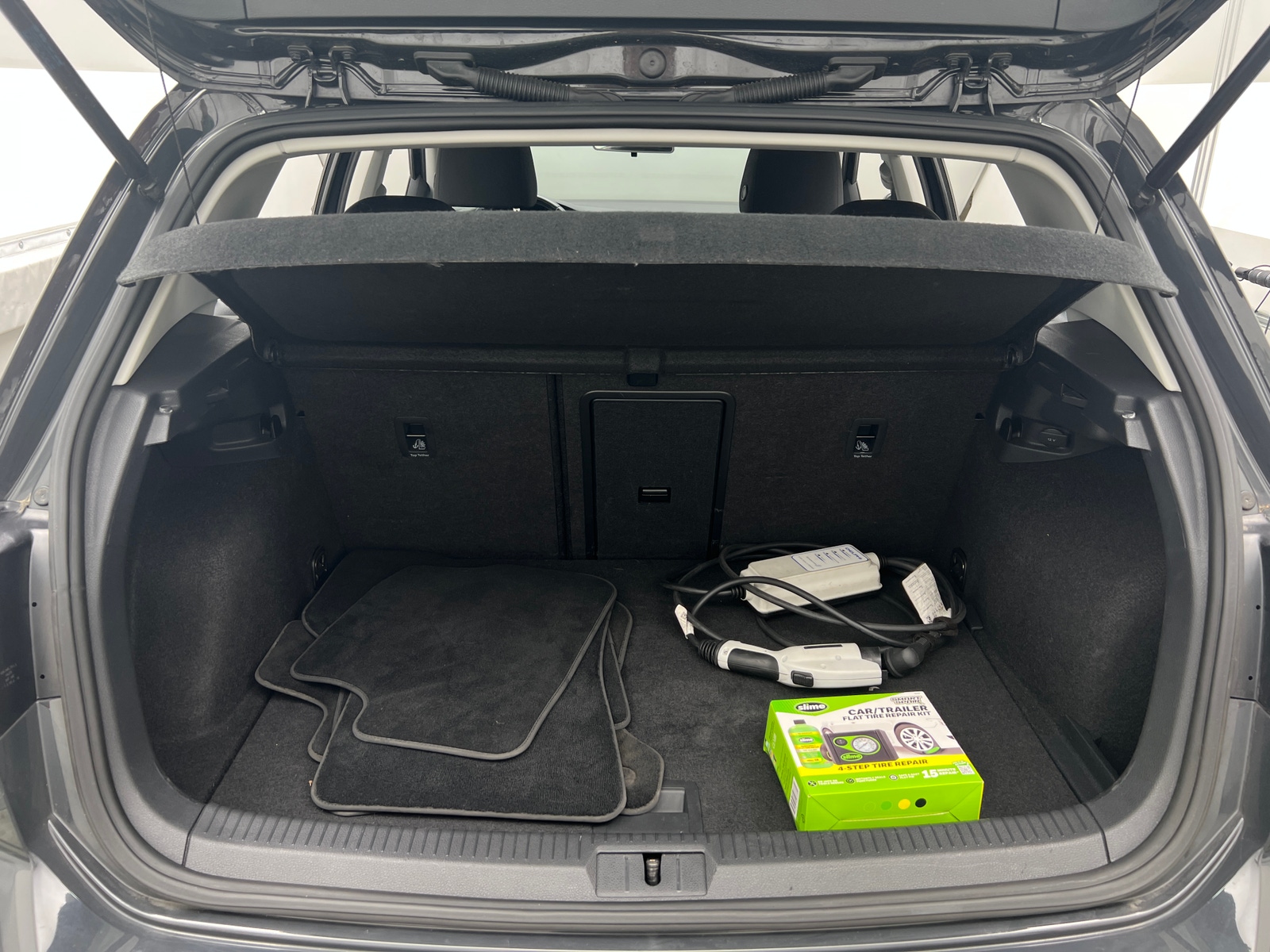 Thumbnail: 2019 Volkswagen e-Golf - 7