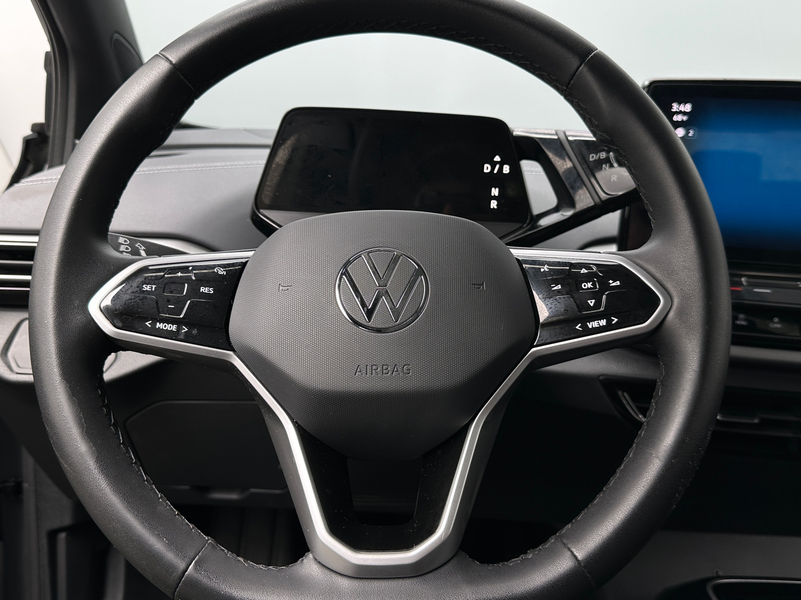 Thumbnail: 2023 Volkswagen ID.4 - 4