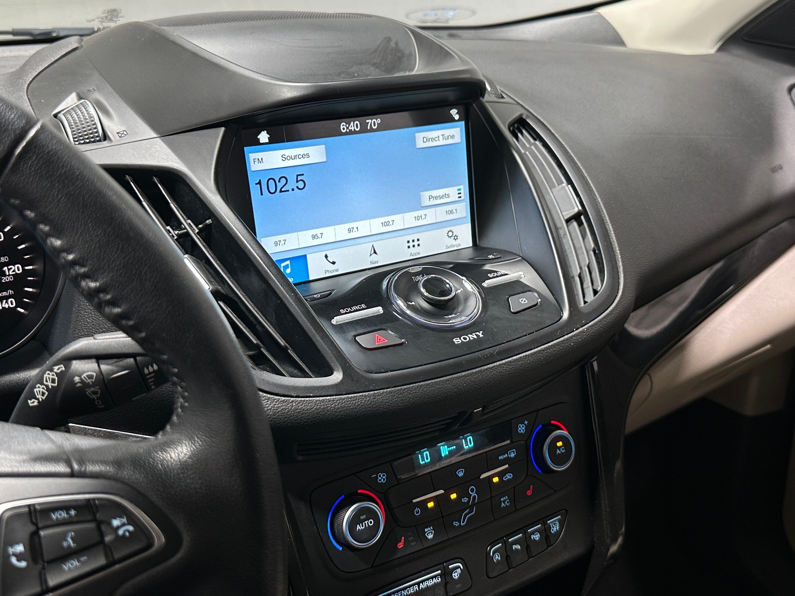 Thumbnail: 2019 Ford Escape - 3
