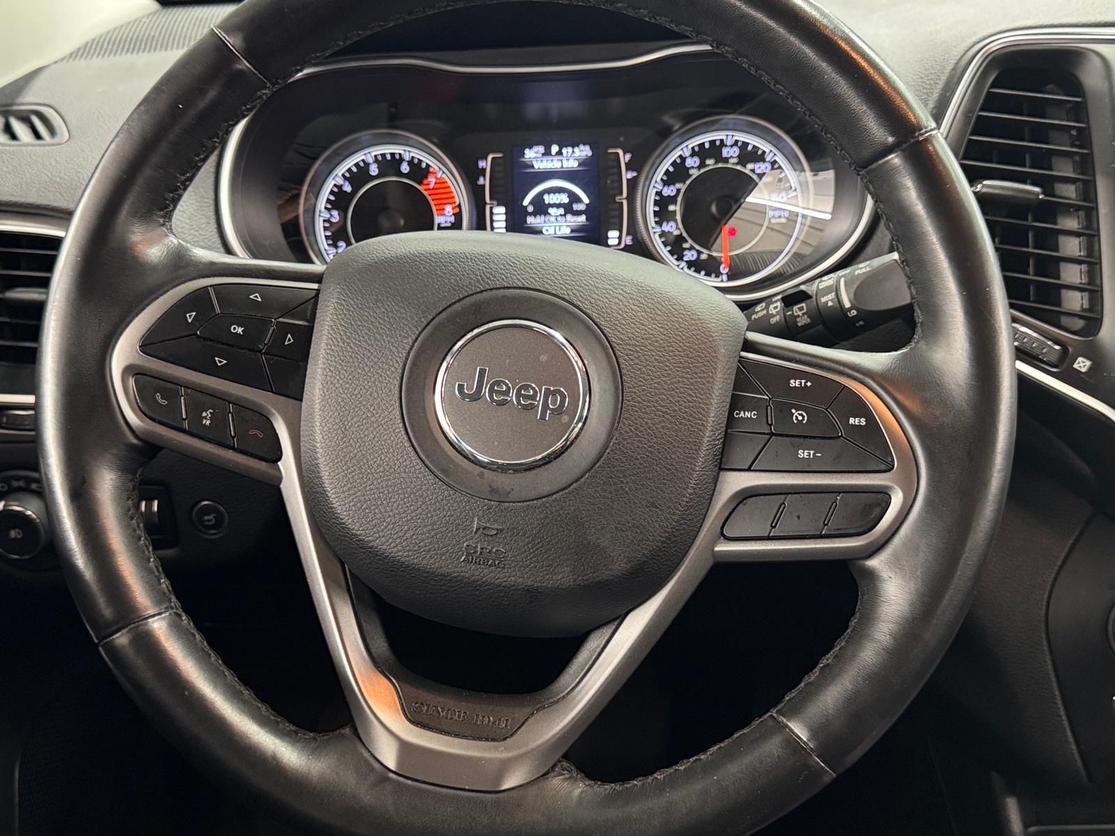 Thumbnail: 2019 Jeep Cherokee - 5